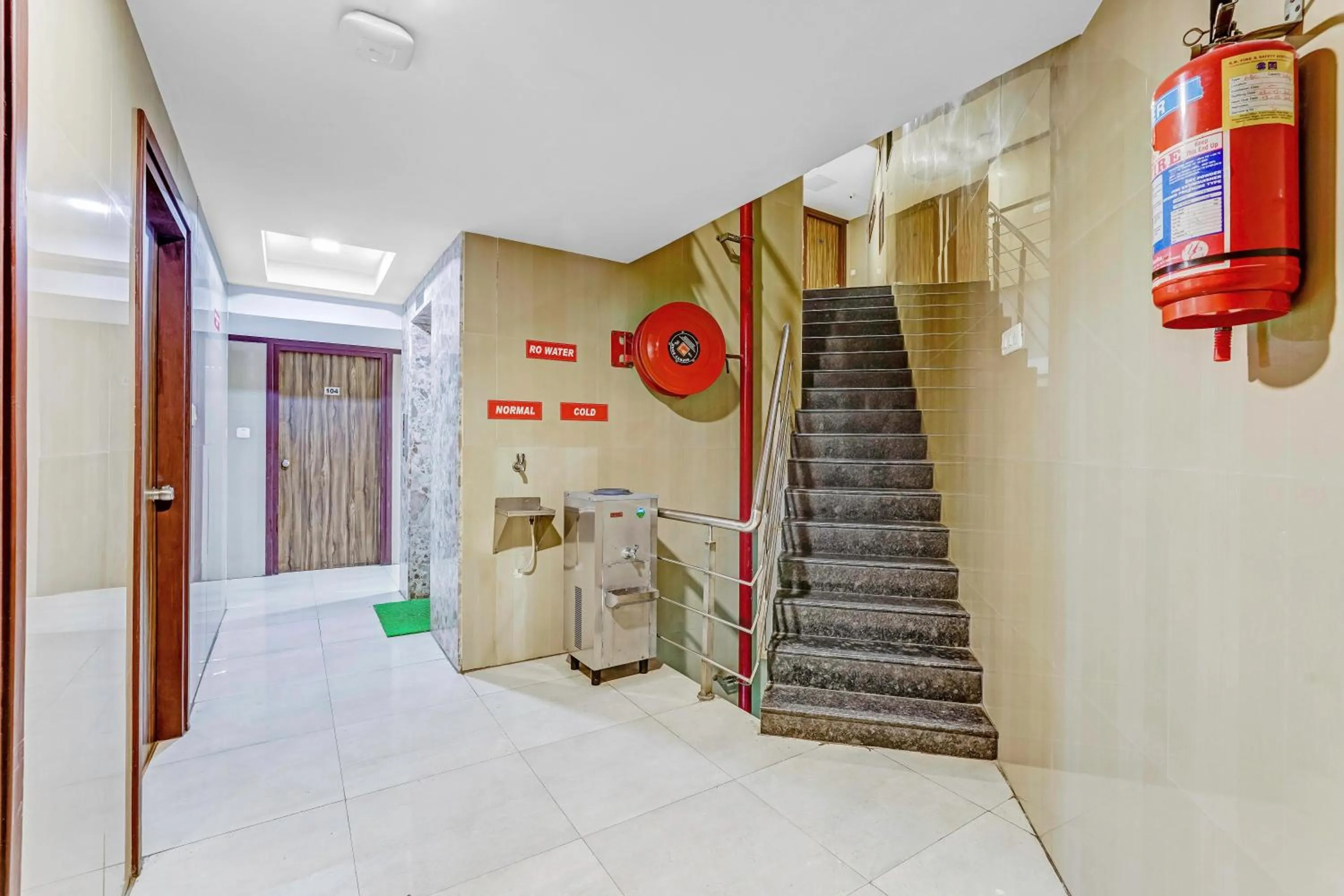 Restaurant/places to eat in Season 4 Residences - Nungambakkam Near US consulate, Apollo Hospital, Shankar Nethralaya