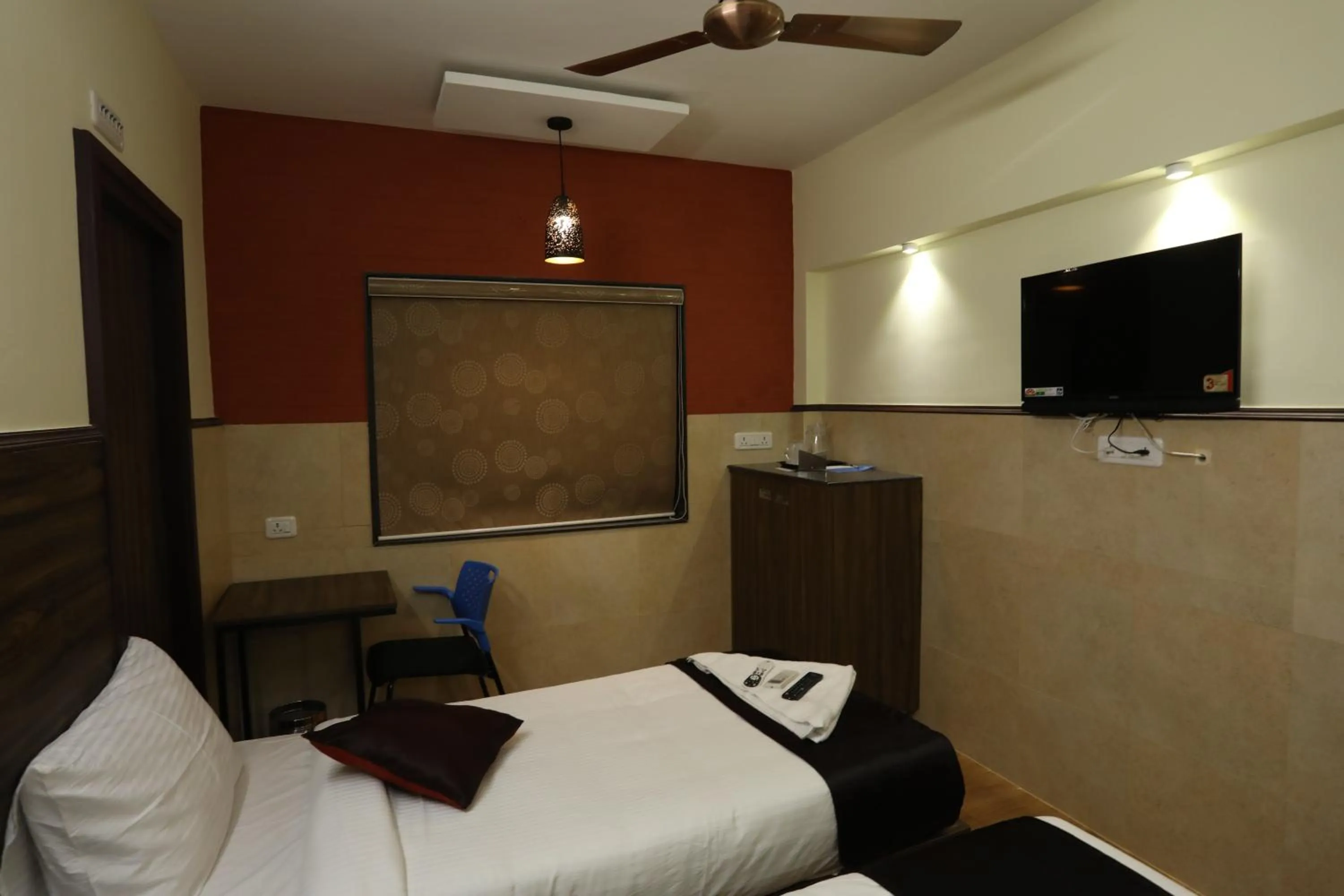 Bed in Season 4 Residences - Nungambakkam Near US consulate, Apollo Hospital, Shankar Nethralaya