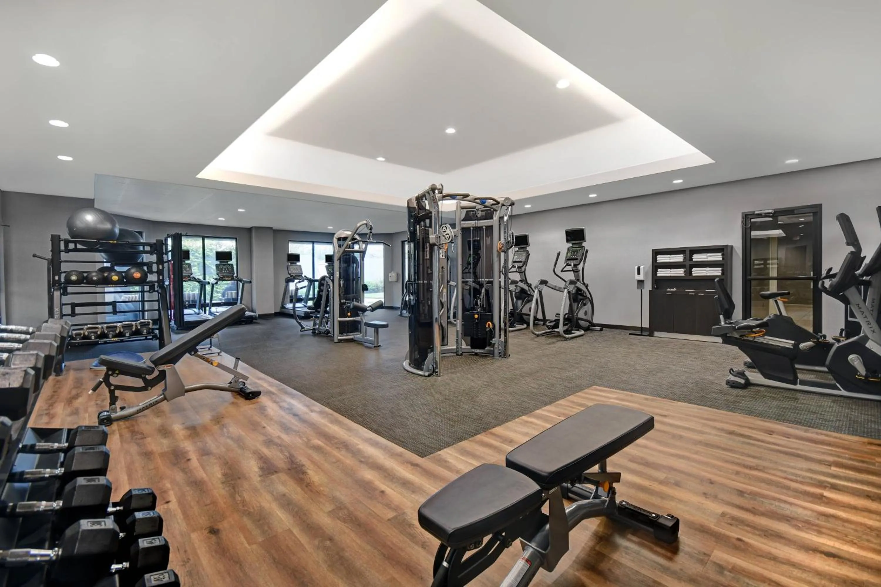 Fitness centre/facilities in Courtyard Boston Raynham