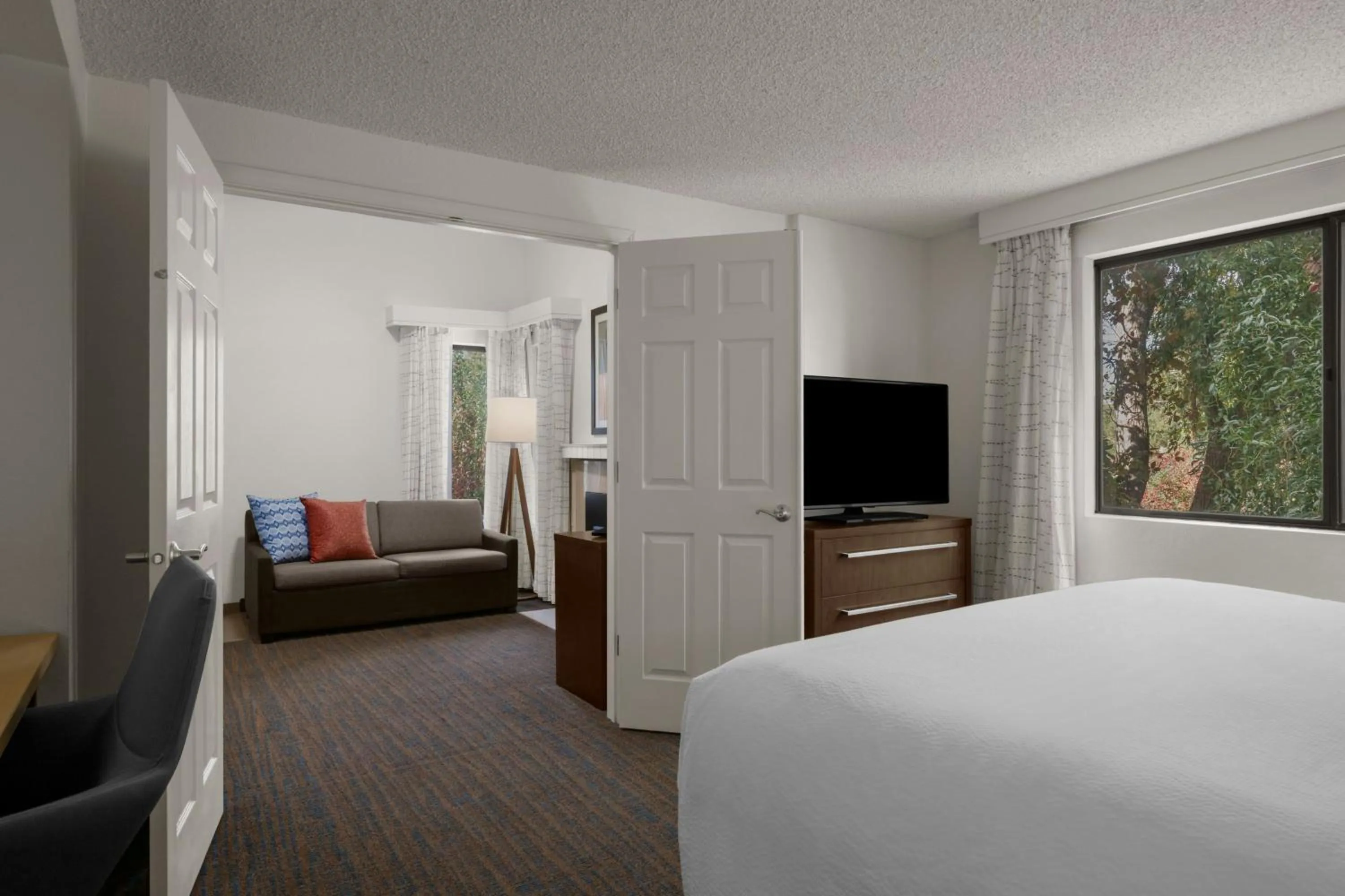 Photo of the whole room, Bed in Residence Inn by Marriott Boise Downtown/University