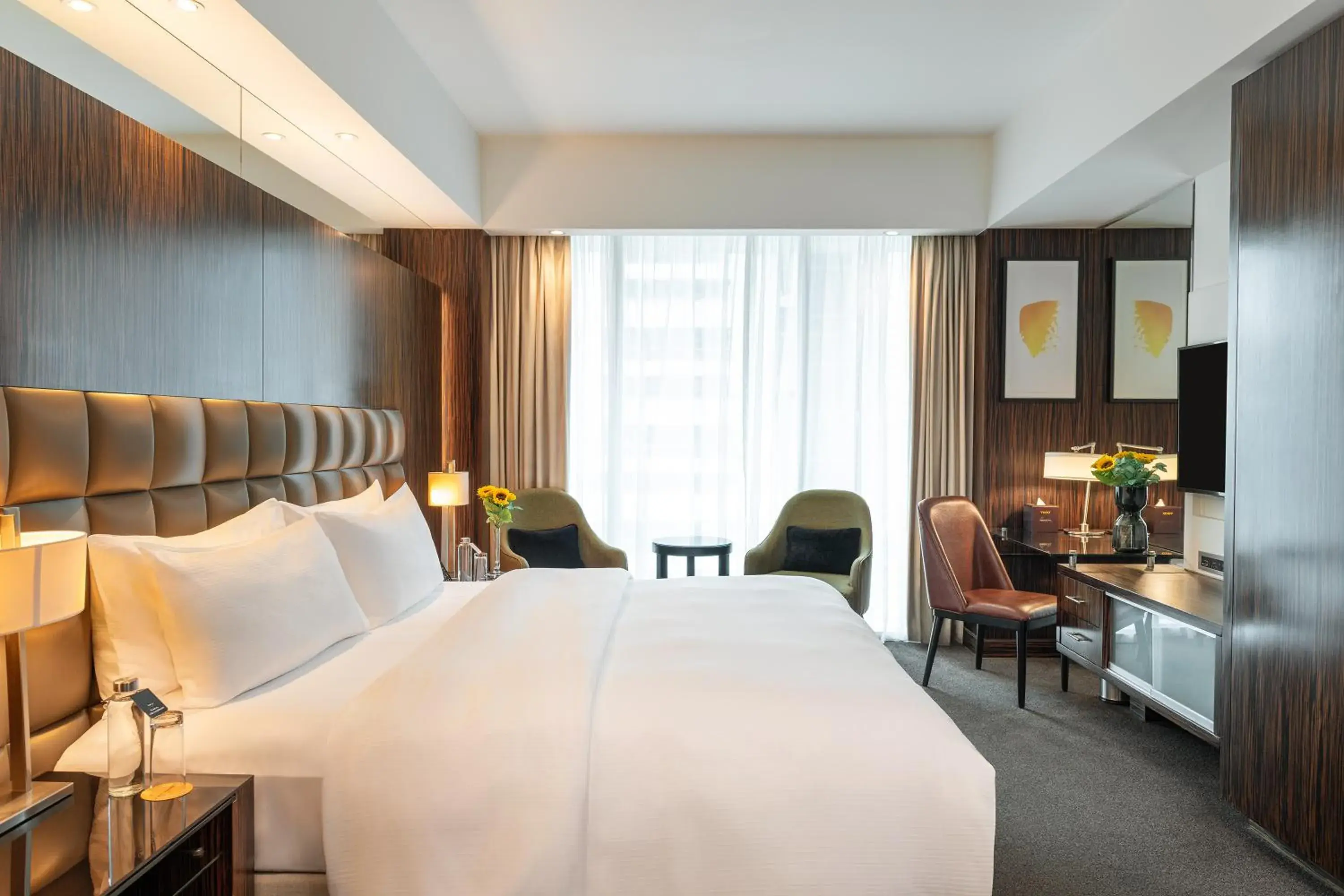 Standard King Room - Includes daily access to Riva Beach Club with free shuttle service in voco - Bonnington Dubai by IHG Standard King Room - Includes daily access to Riva Beach Club with free shuttle service in voco - Bonnington Dubai by IHG