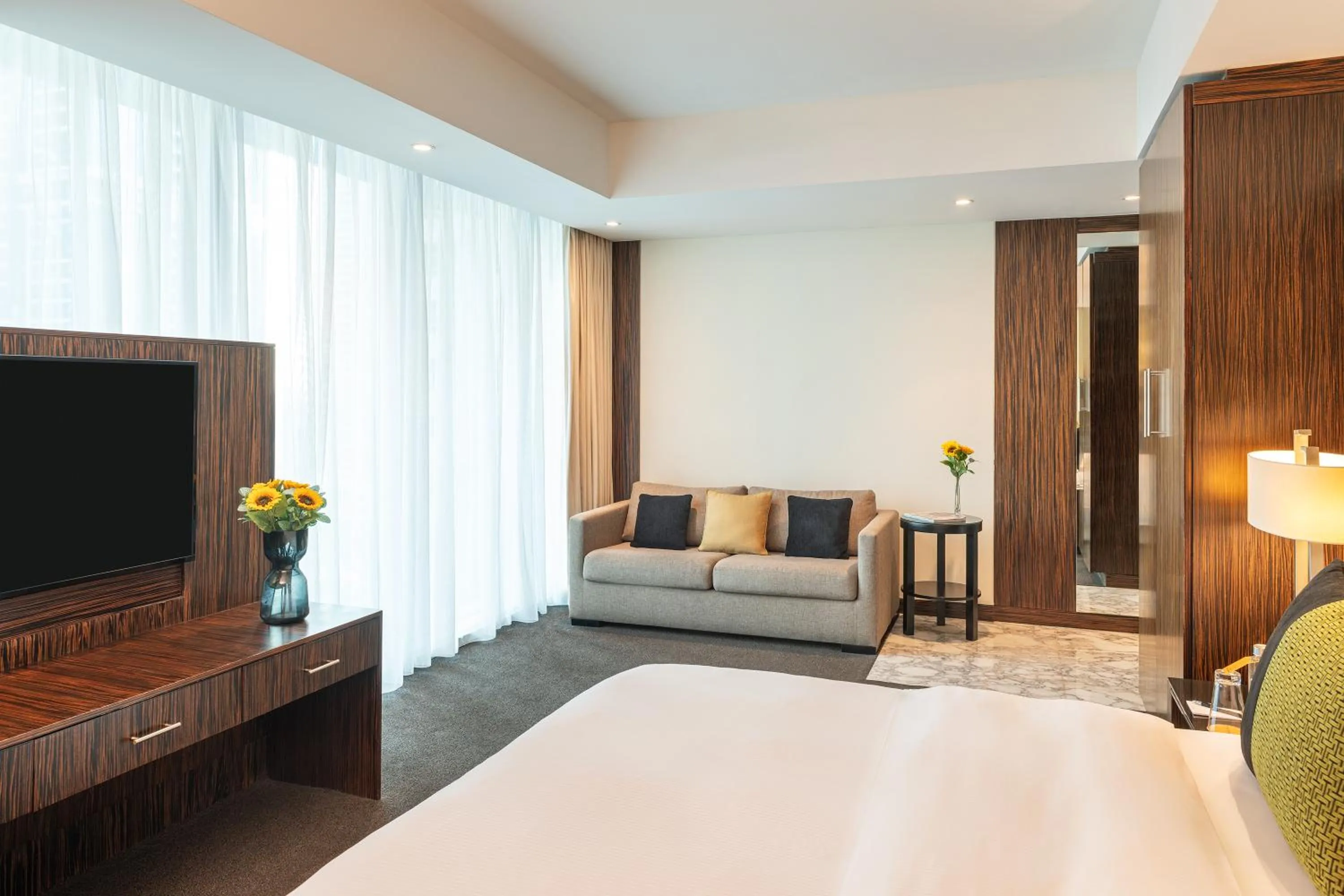 Bedroom, Bed in voco - Bonnington Dubai by IHG