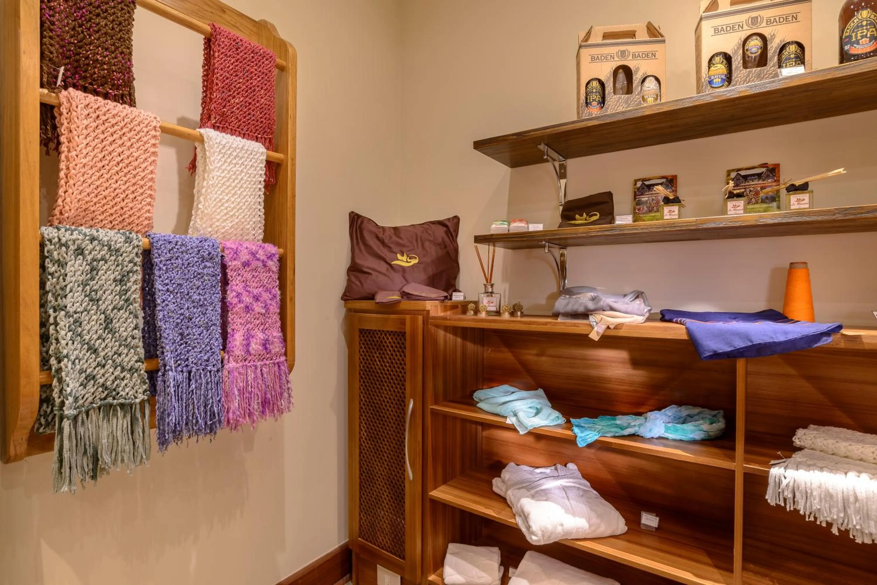 On-site shops in Hotel Le Renard - Campos do Jordao