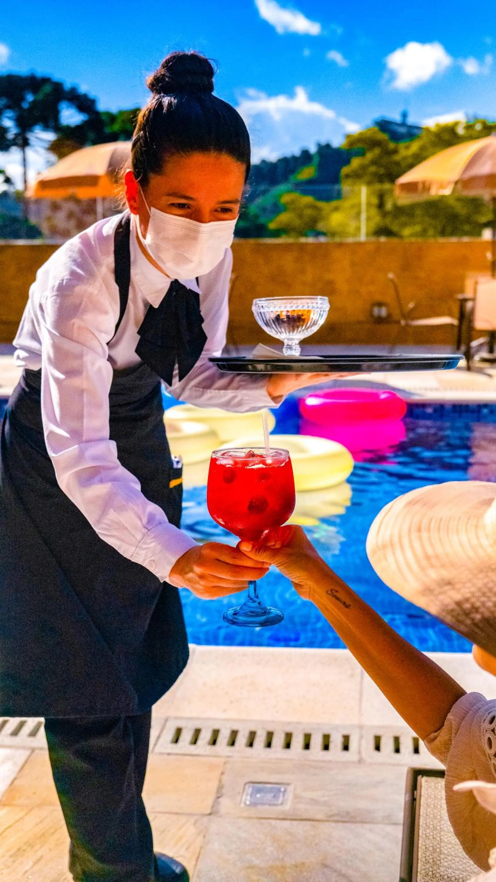 Swimming pool in Hotel Le Renard - Campos do Jordao