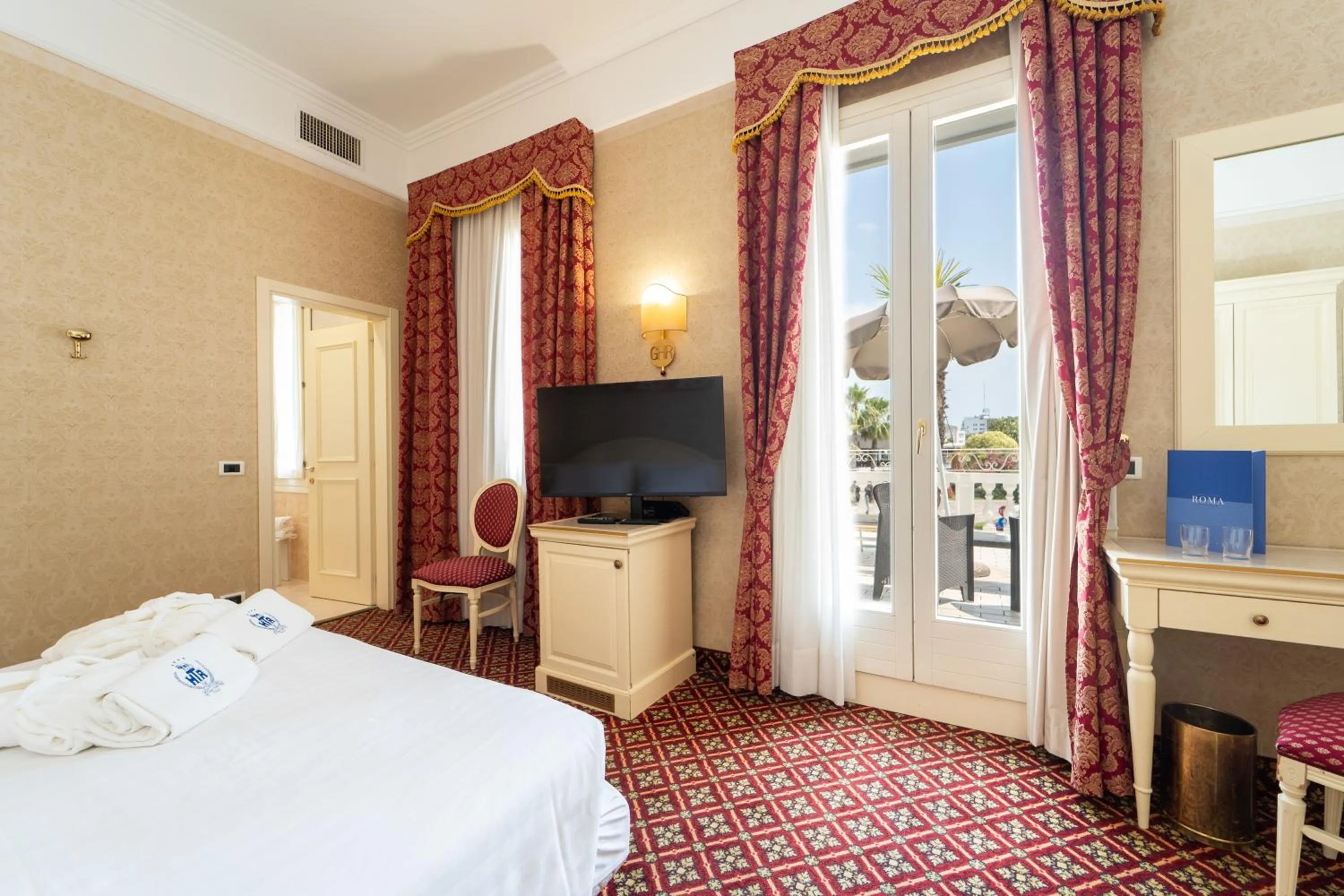 Photo of the whole room, Bed in Hotel Terme Roma