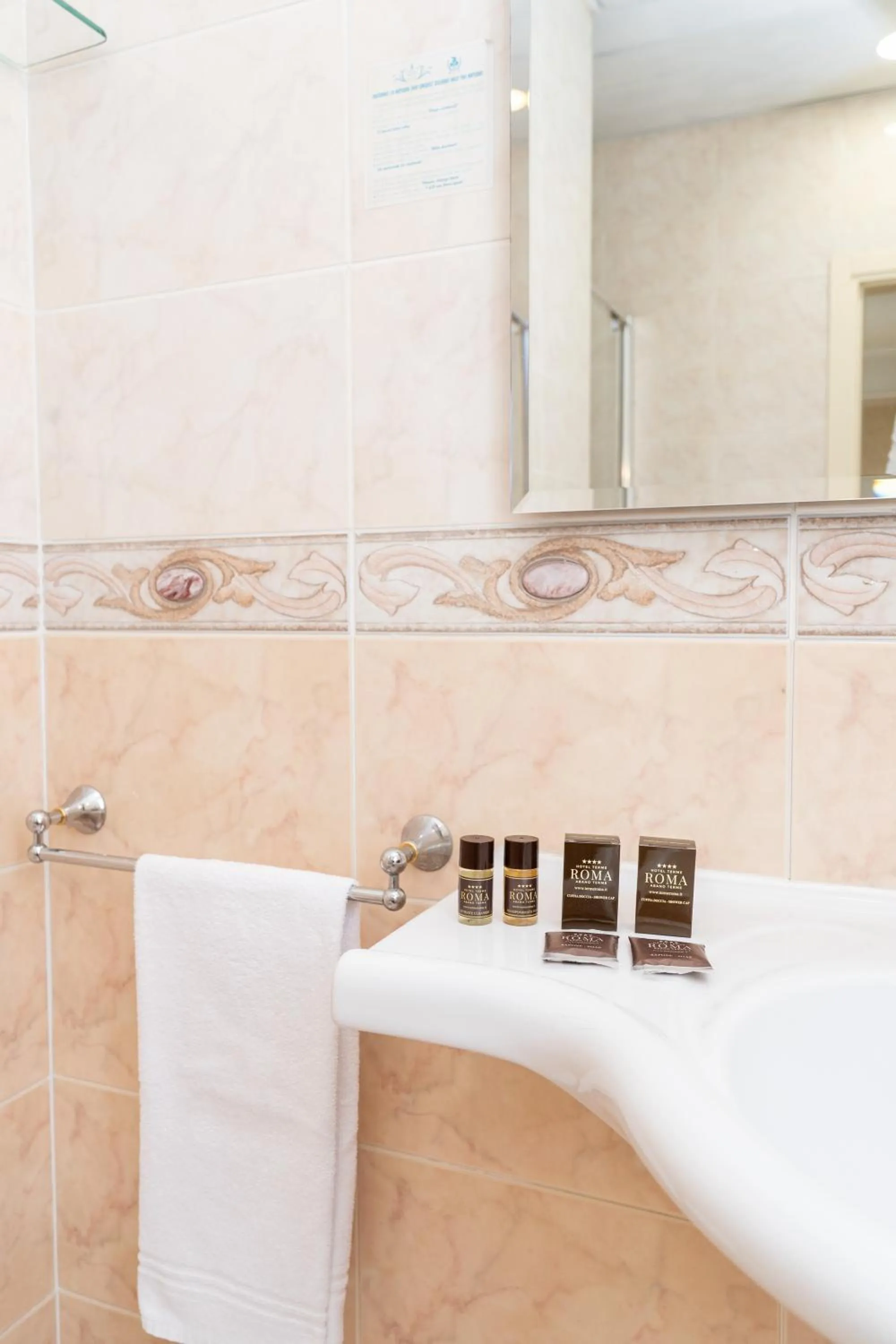 Bathroom in Hotel Terme Roma