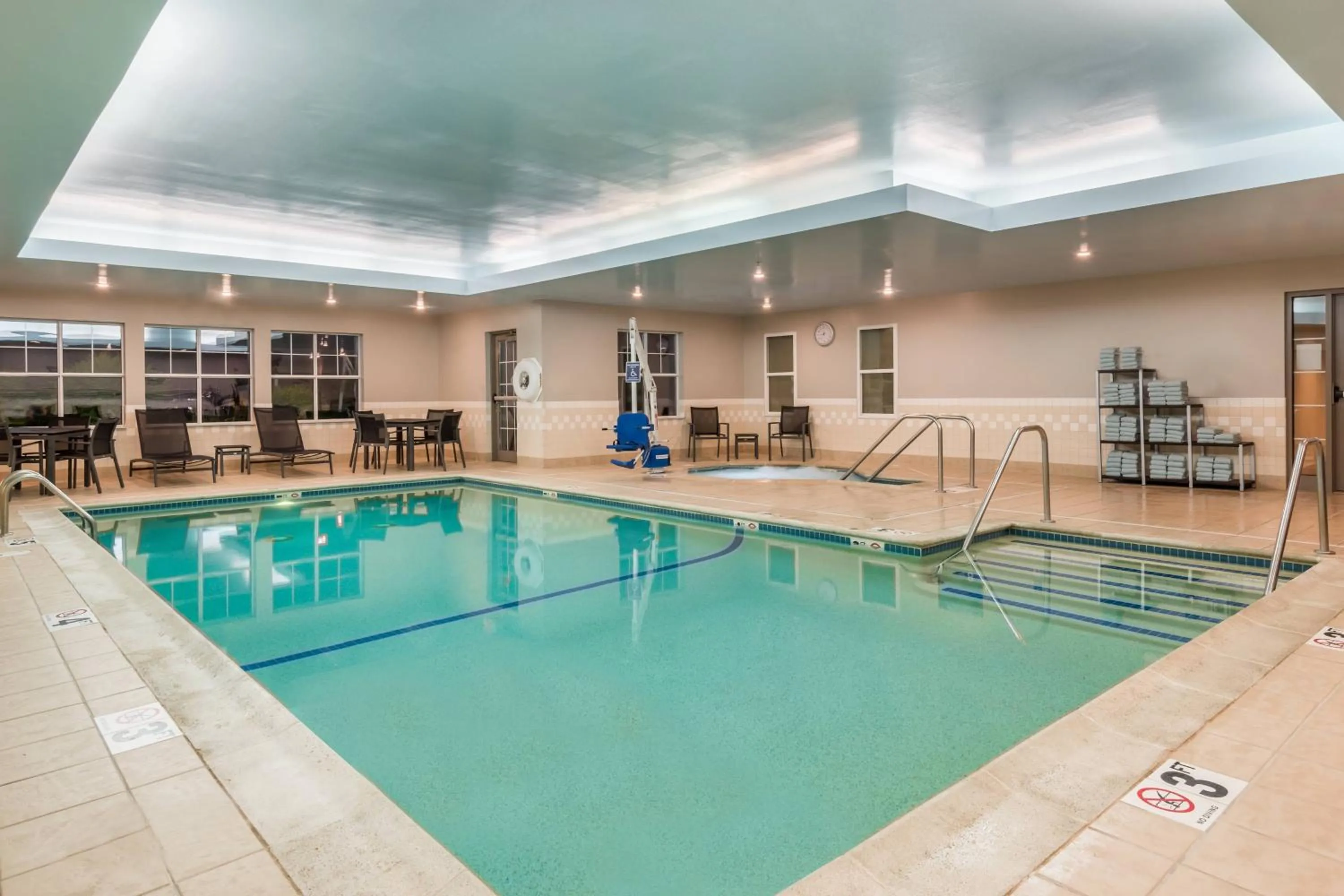 Swimming pool in Residence Inn by Marriott Boston Brockton/Easton