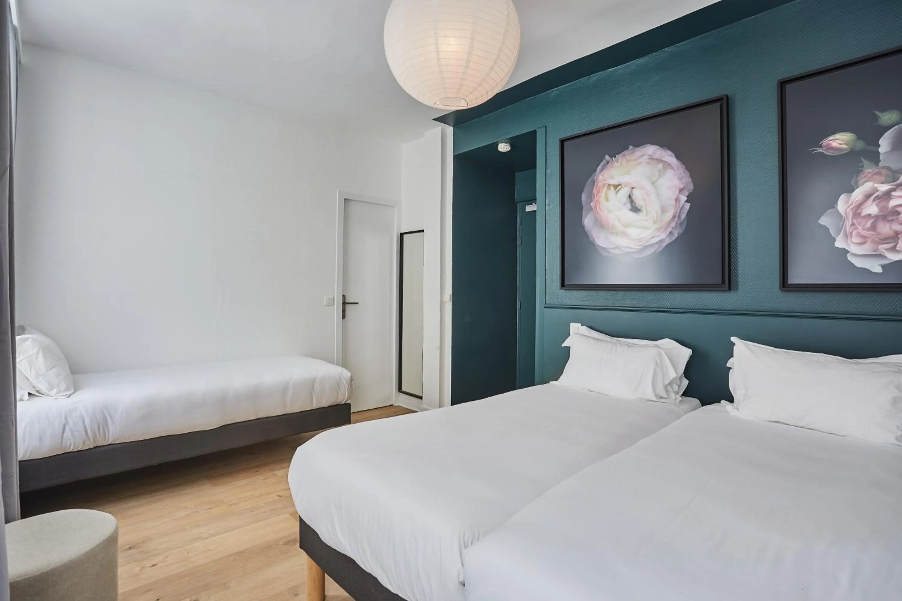 Bed in Hôtel Beauquartier Montmartre