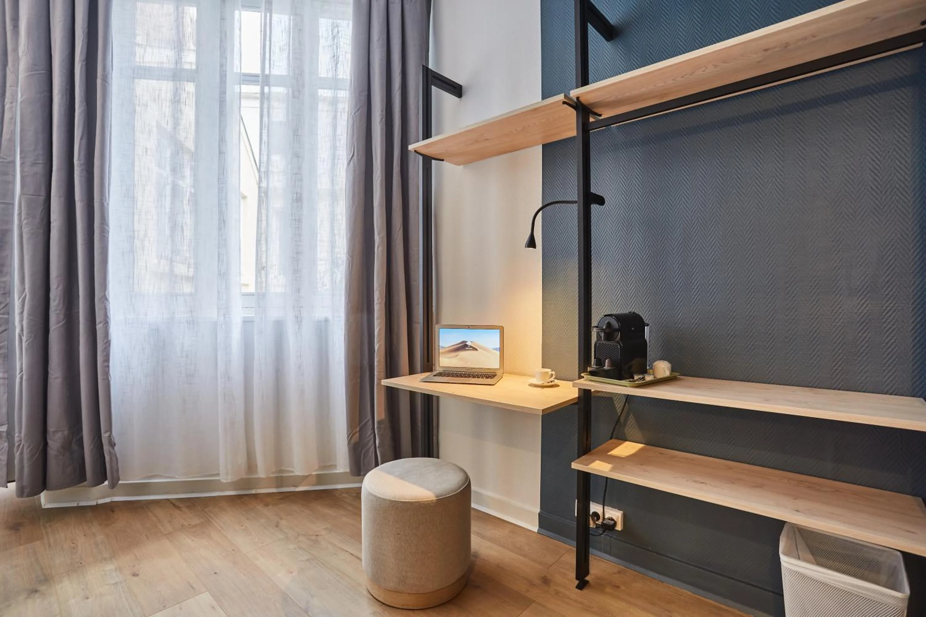 Coffee/tea facilities in Hôtel Beauquartier Montmartre