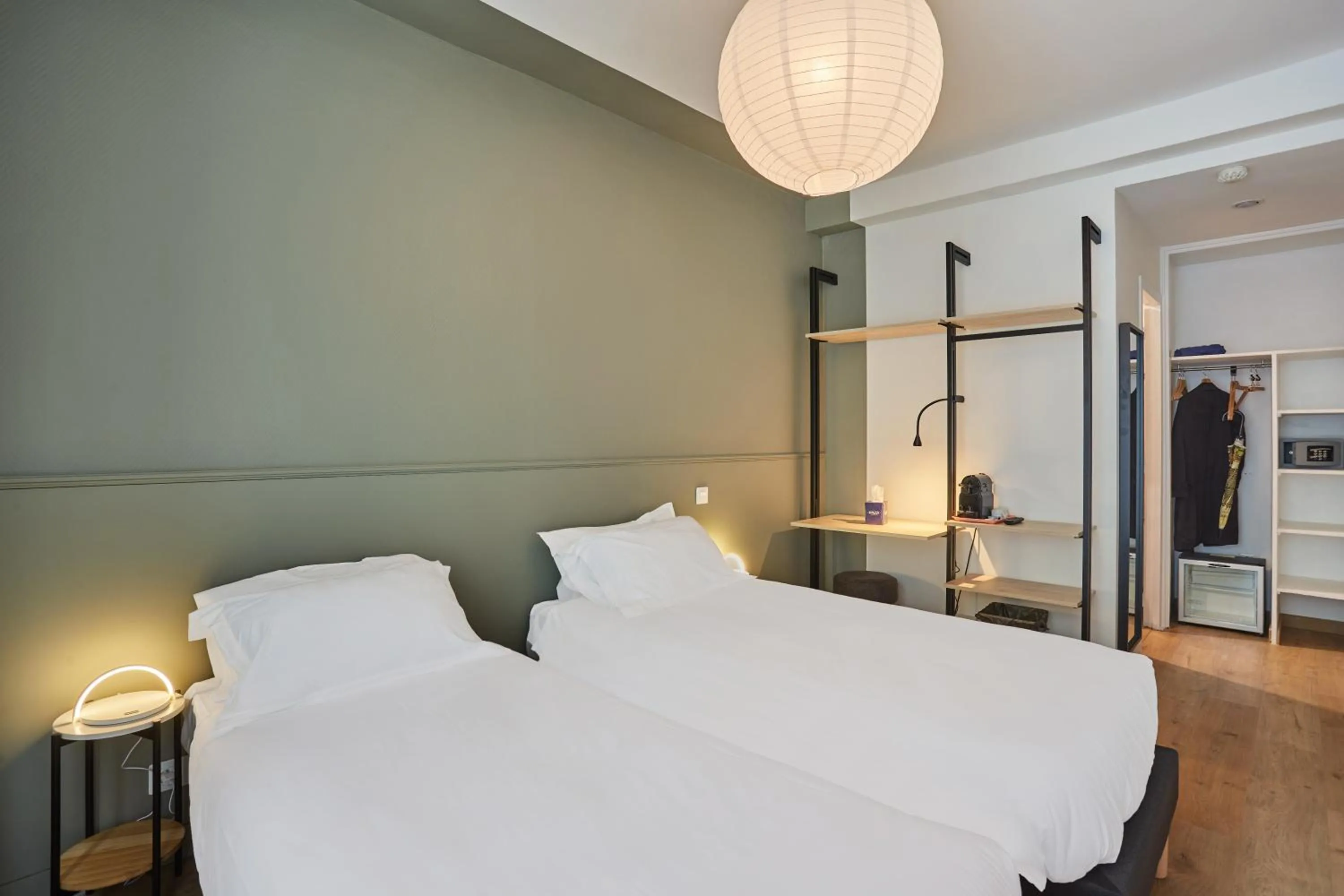 Bed in Hôtel Beauquartier Montmartre