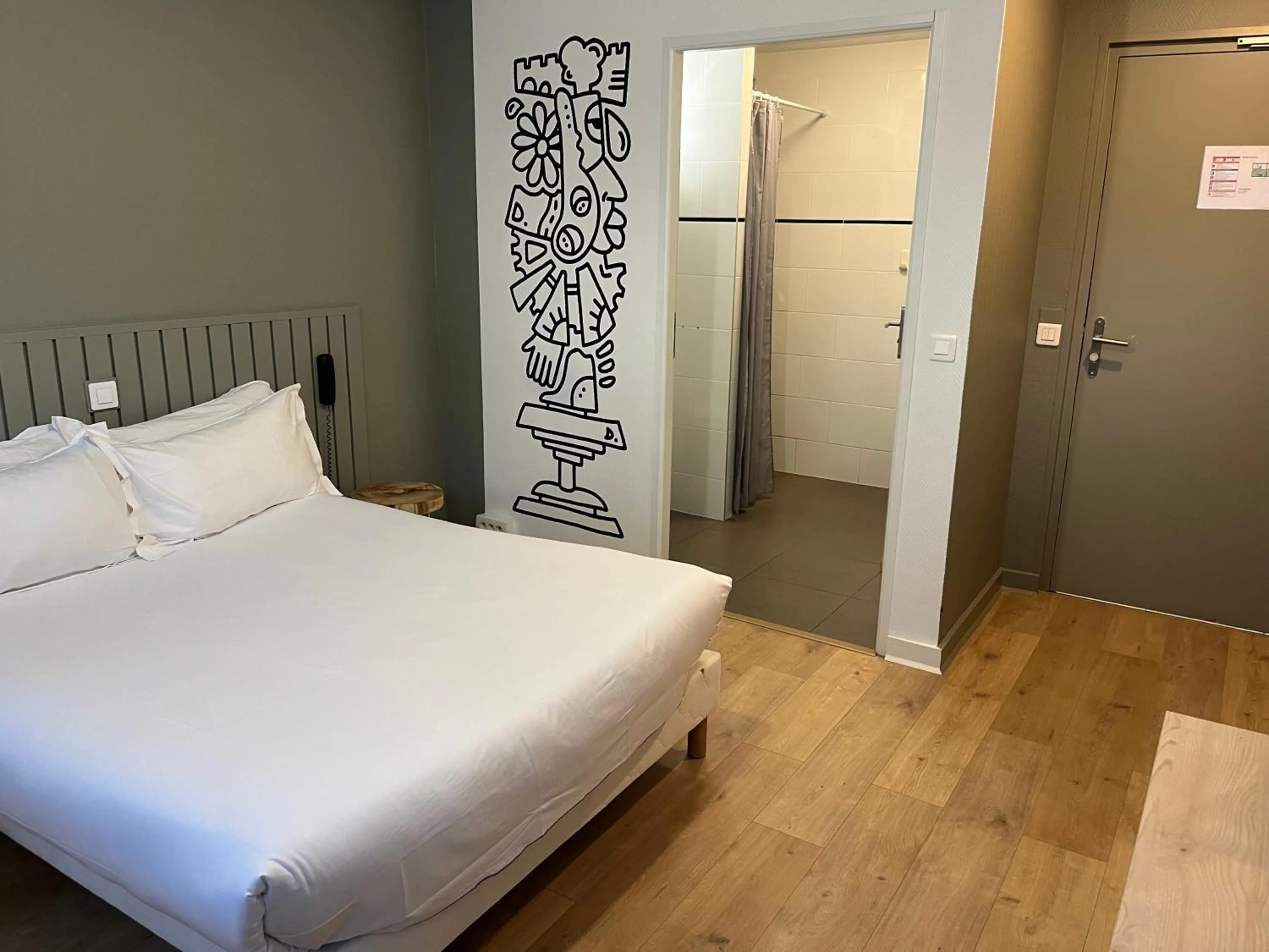 Bed in Hôtel Beauquartier Montmartre