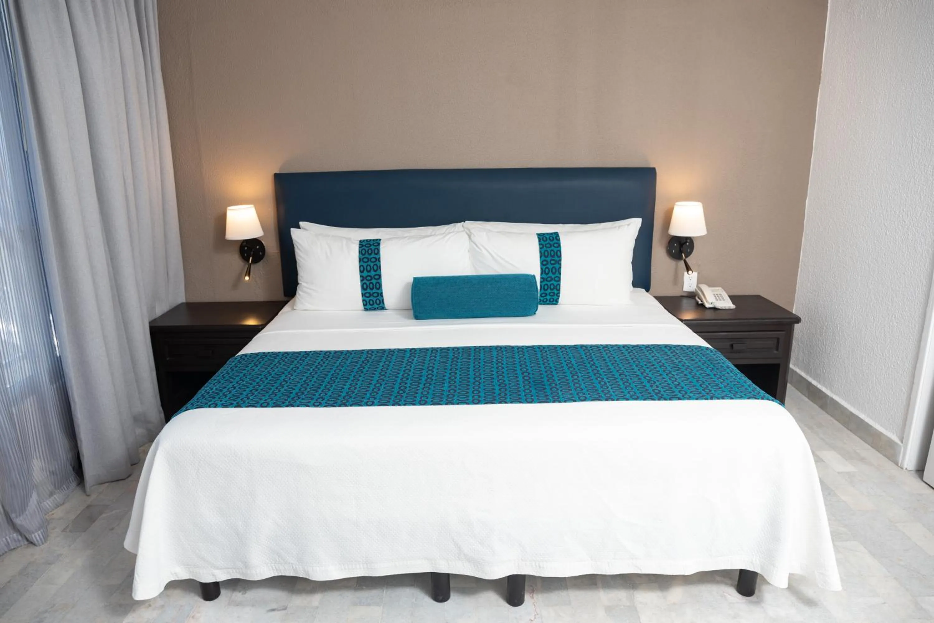 Bed in Ritz Acapulco All Inclusive