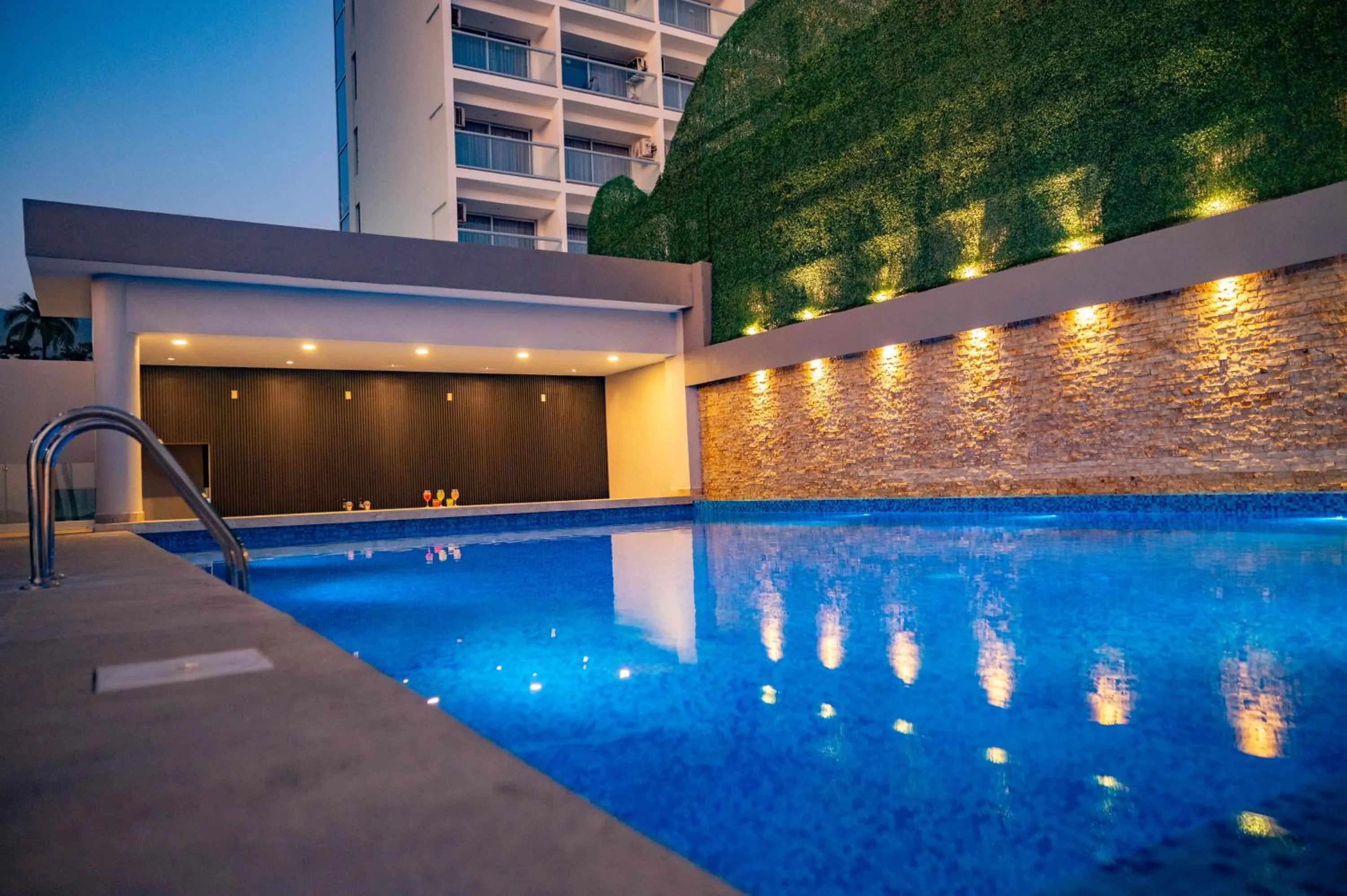 Swimming pool in Ritz Acapulco All Inclusive