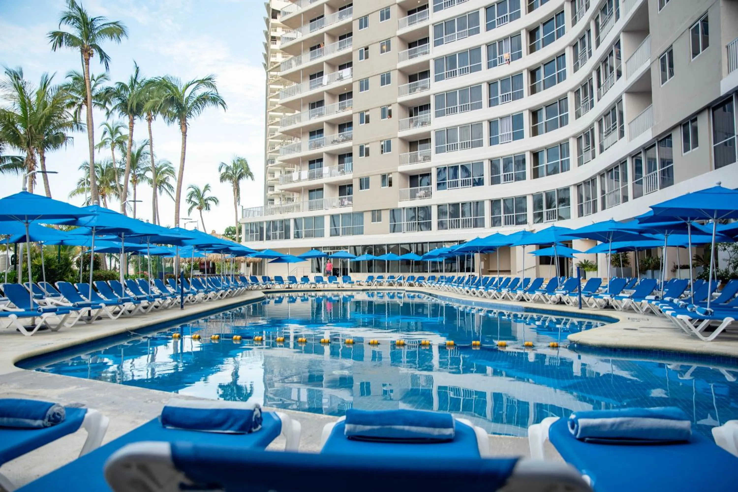 Swimming pool in Ritz Acapulco All Inclusive