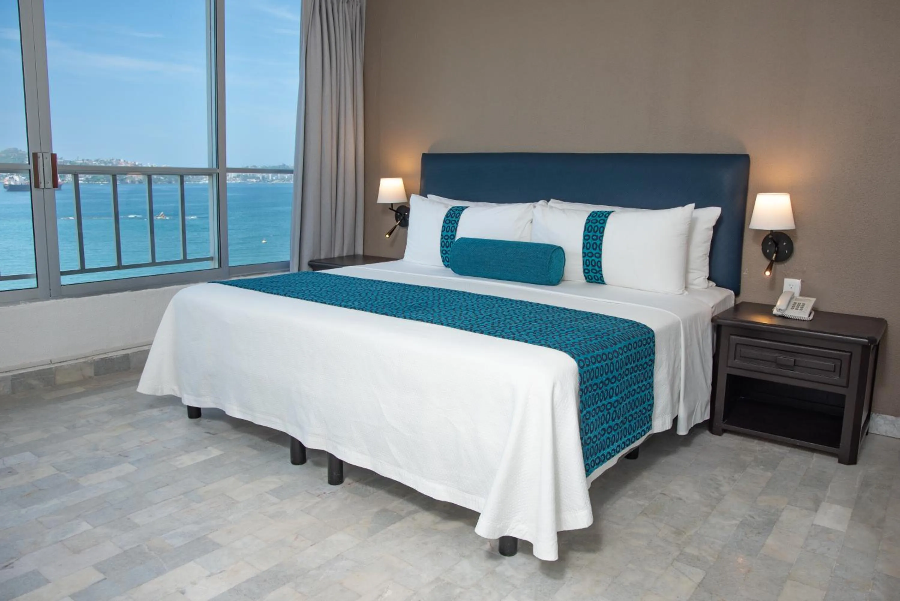 Bed in Ritz Acapulco All Inclusive