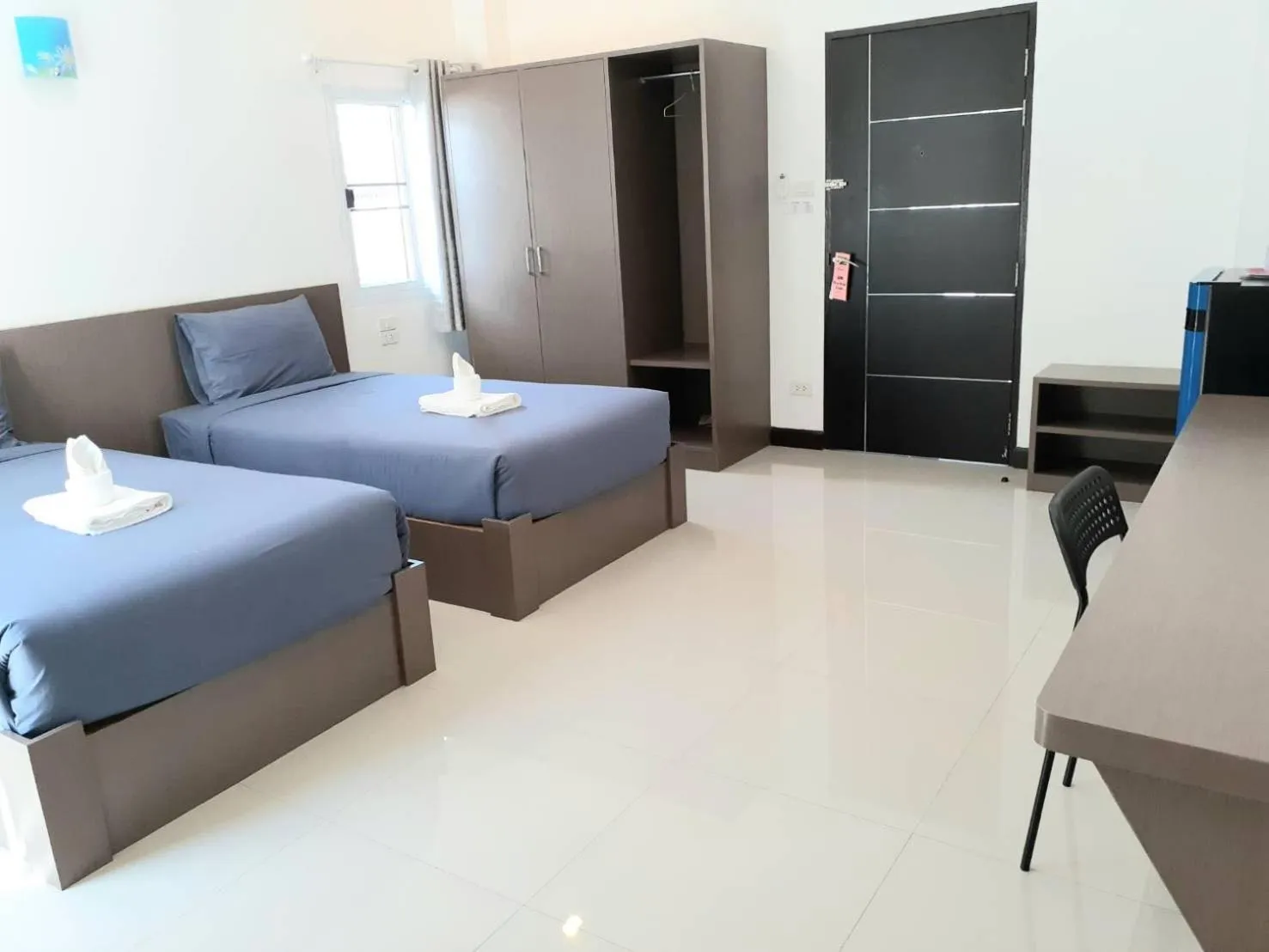 Photo of the whole room, Bed in BanKhun