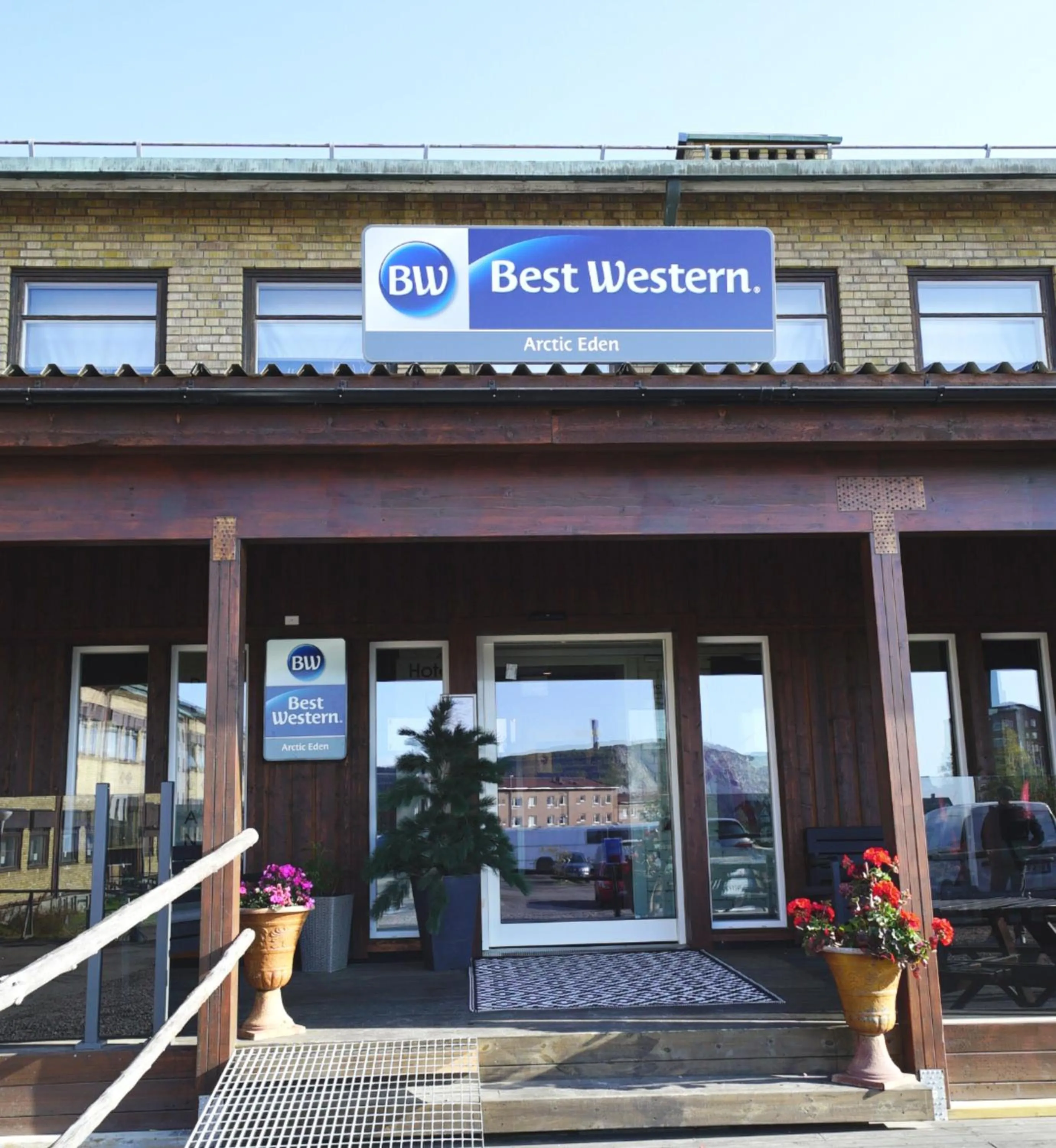 Facade/entrance in Best Western Hotel Arctic Eden