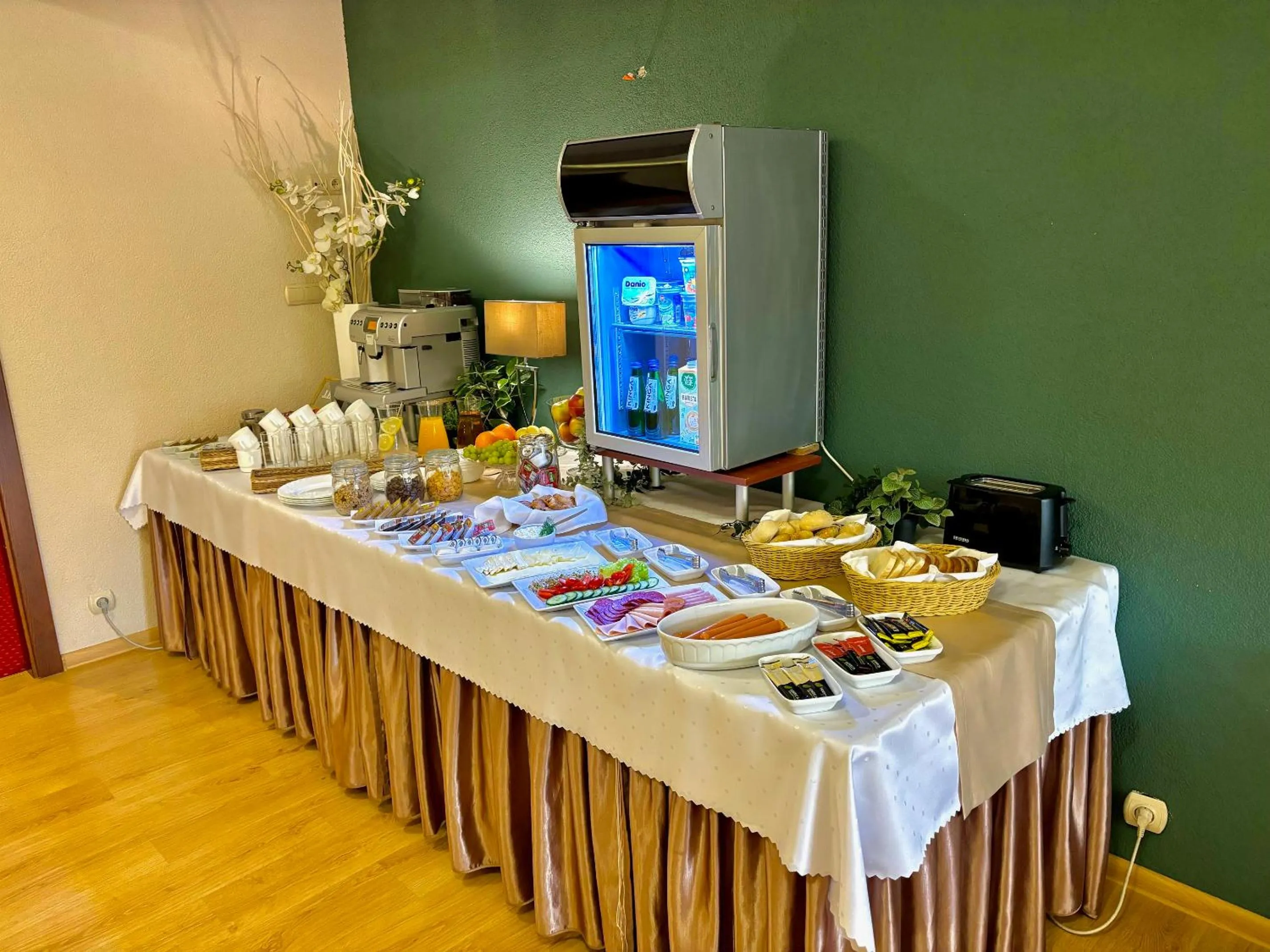 Buffet breakfast in Bankietowa Hotel & Restauracja
