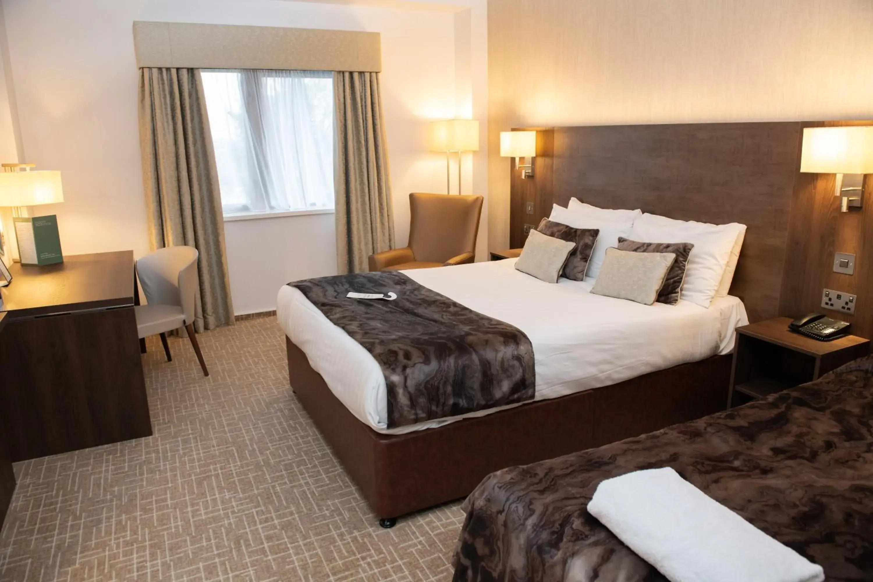 Double Room with Extra Bed in Coppid Beech Double Room with Extra Bed in Coppid Beech