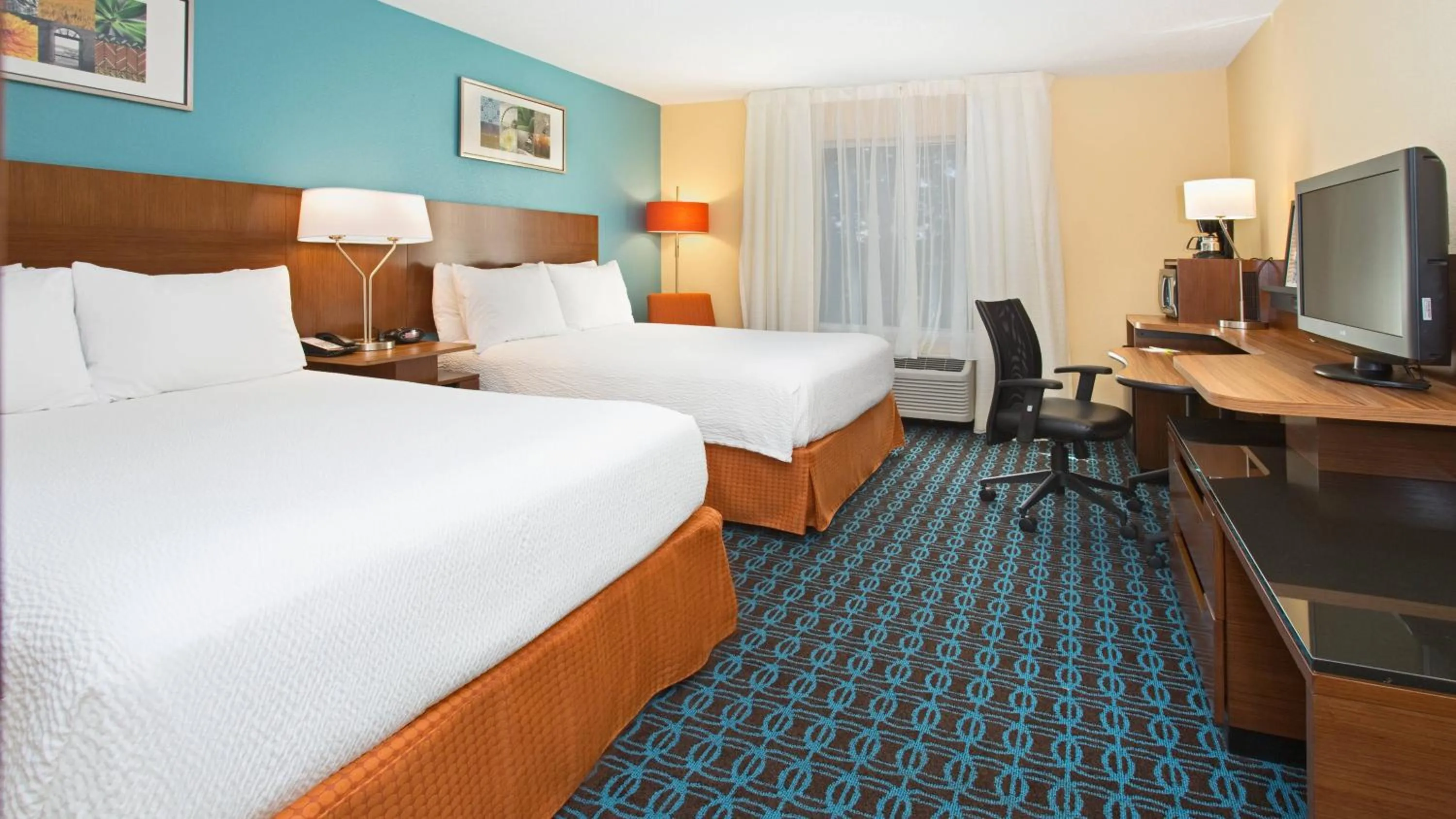 Bed in Fairfield Inn & Suites by Marriott Boston Milford