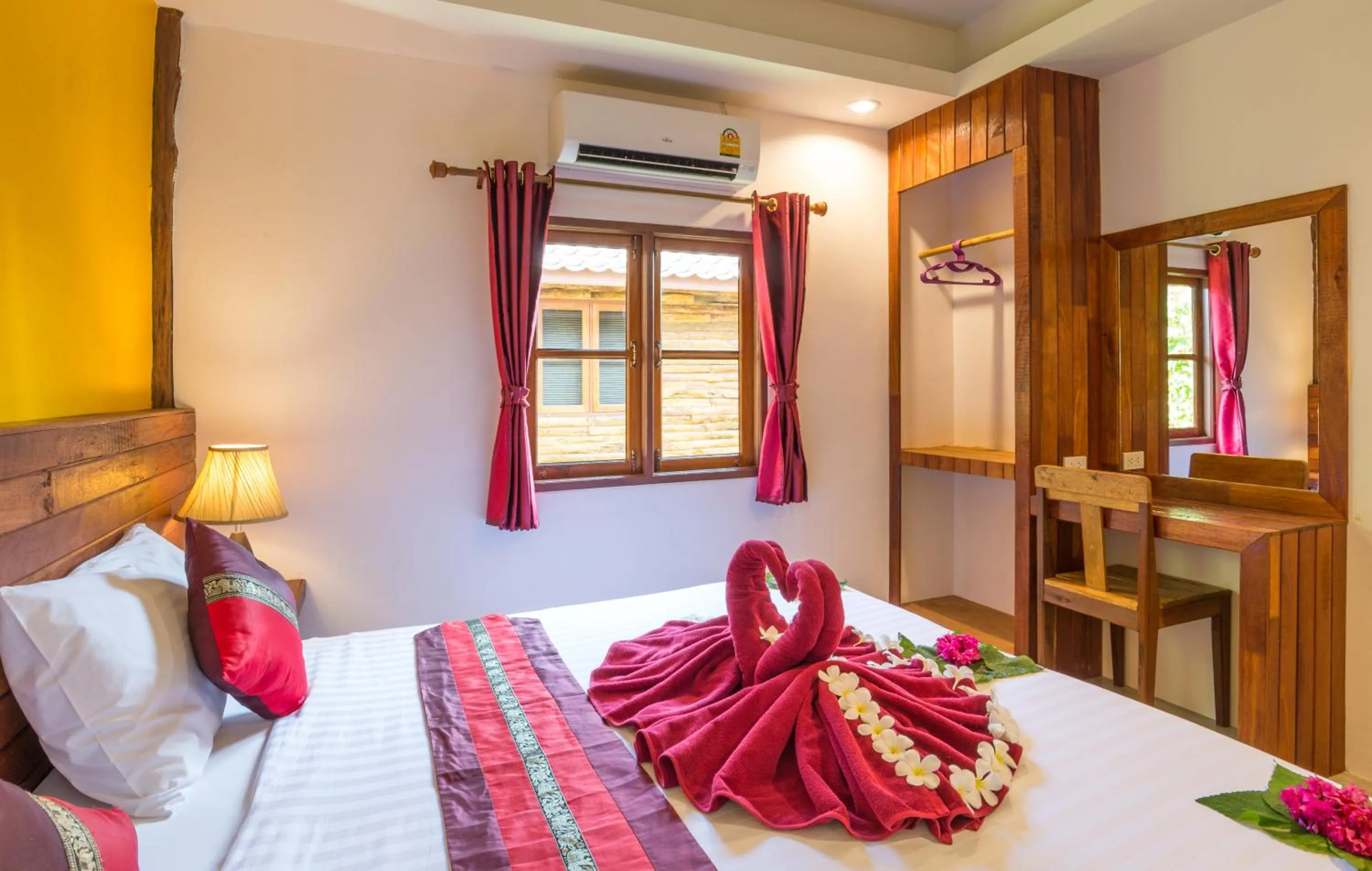 Bed in Pinthong Aonang Villa