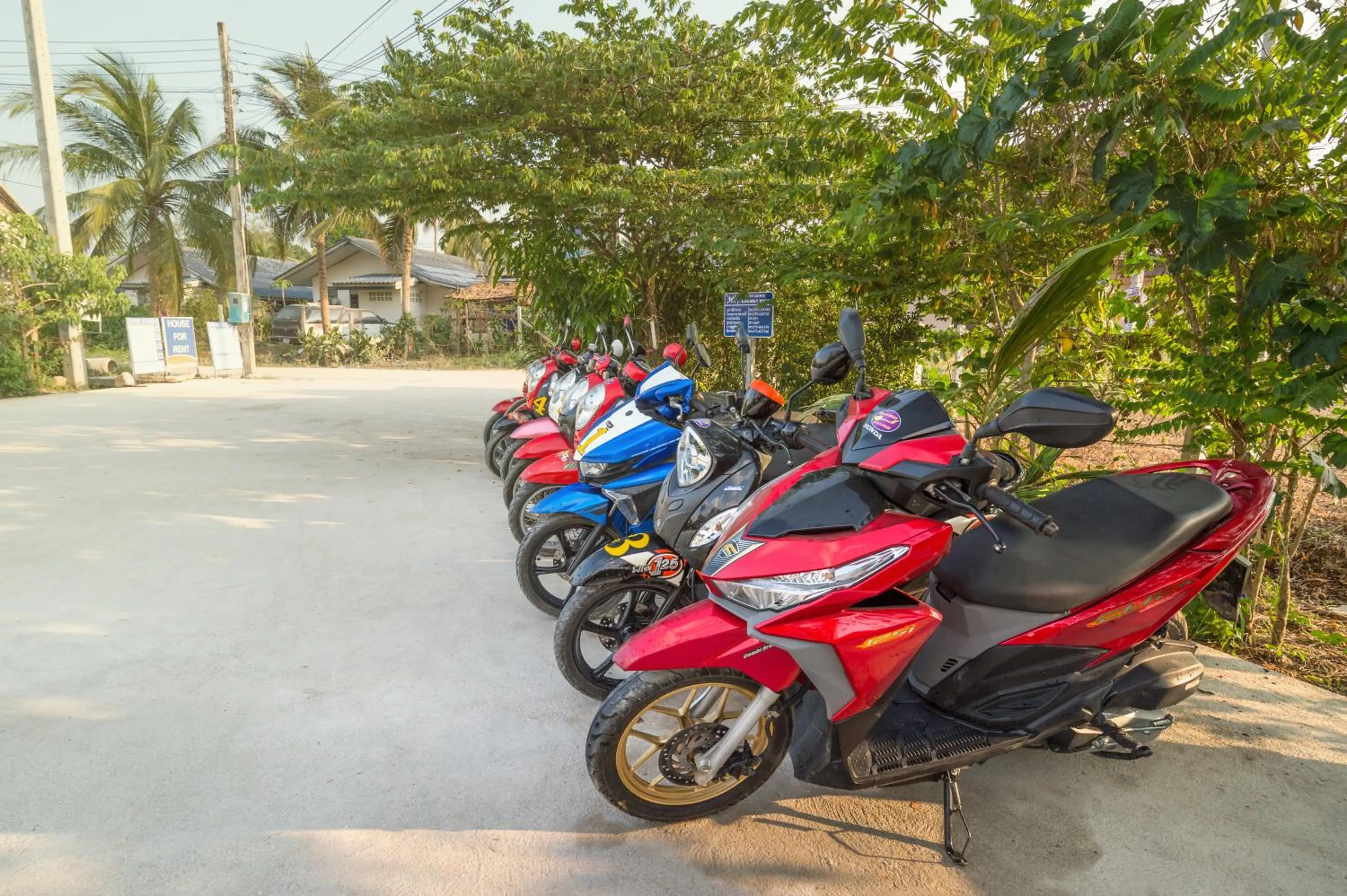 Parking in Pinthong Aonang Villa