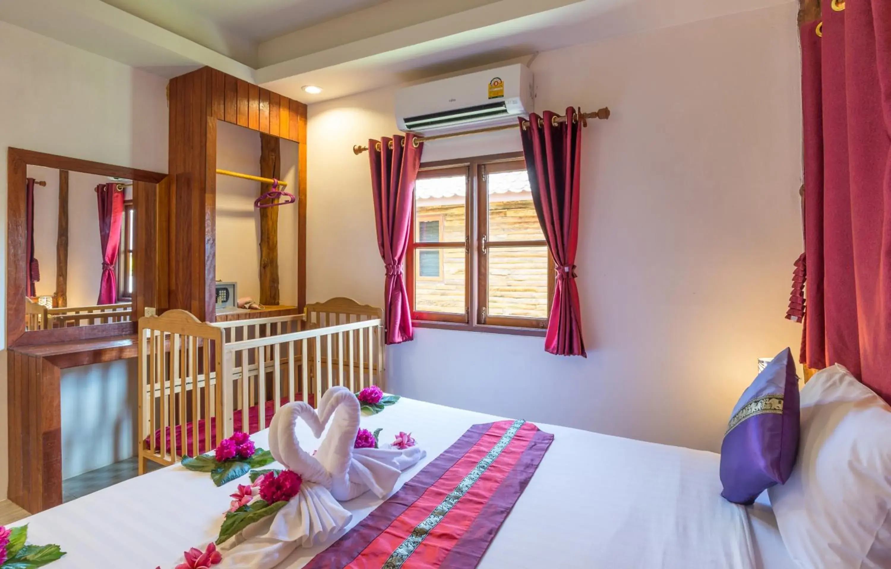 Two-Bedroom Villa with Pool View in Pinthong Aonang Villa Two-Bedroom Villa with Pool View in Pinthong Aonang Villa