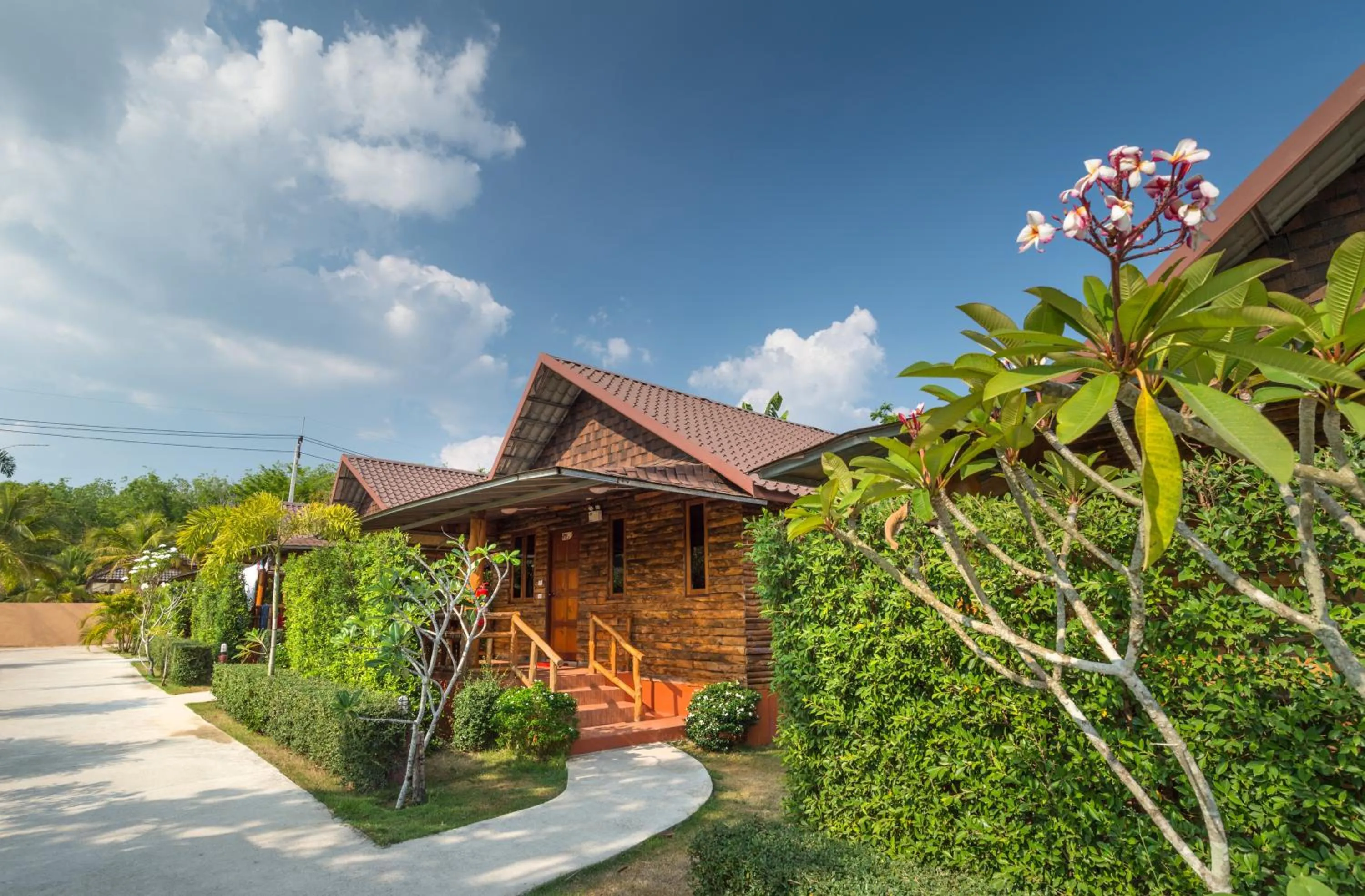 Property building in Pinthong Aonang Villa