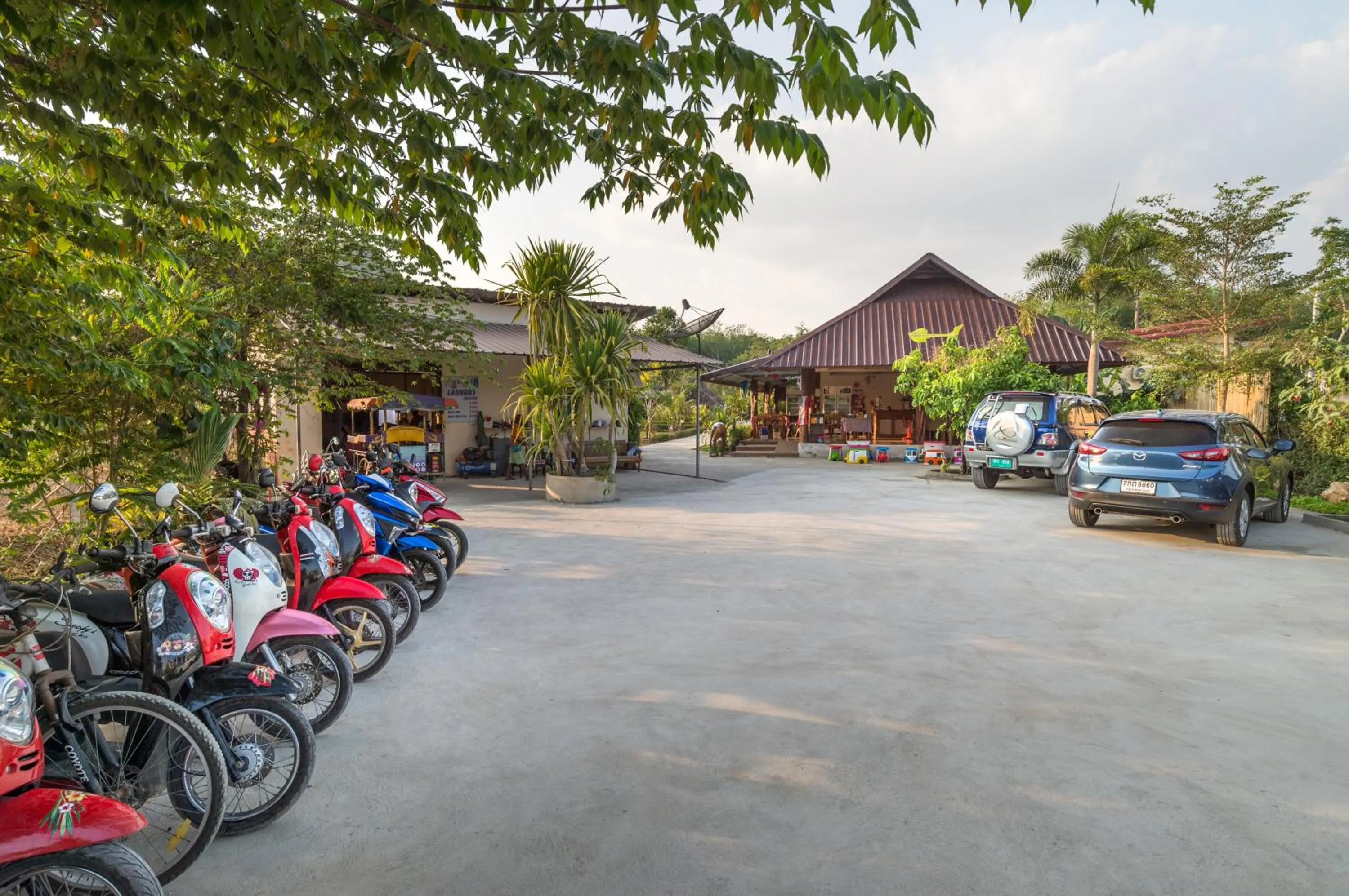 Parking in Pinthong Aonang Villa