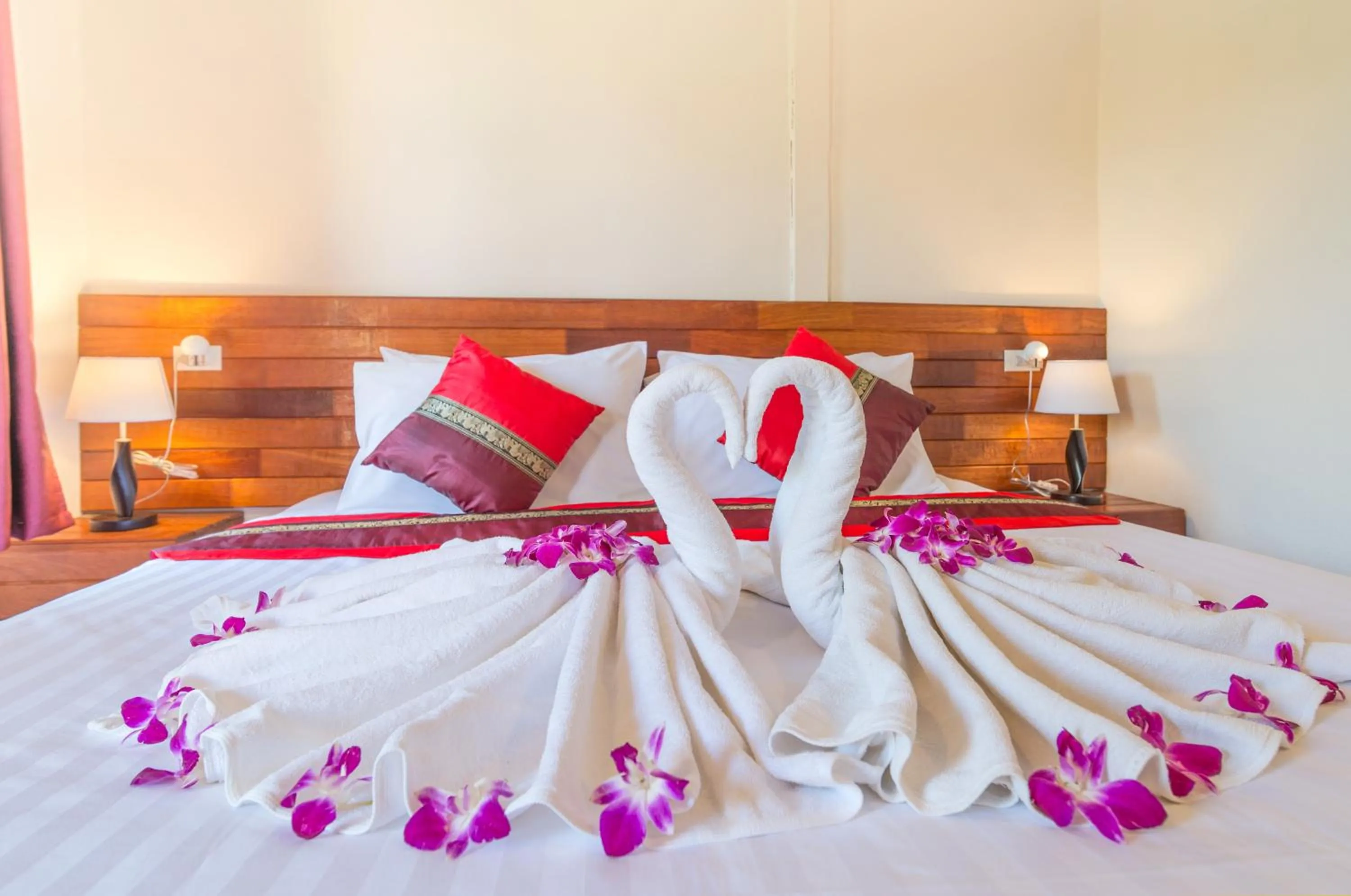 Bed in Pinthong Aonang Villa