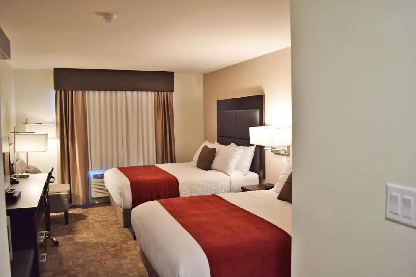 Bed in Days Inn by Wyndham 100 Mile House