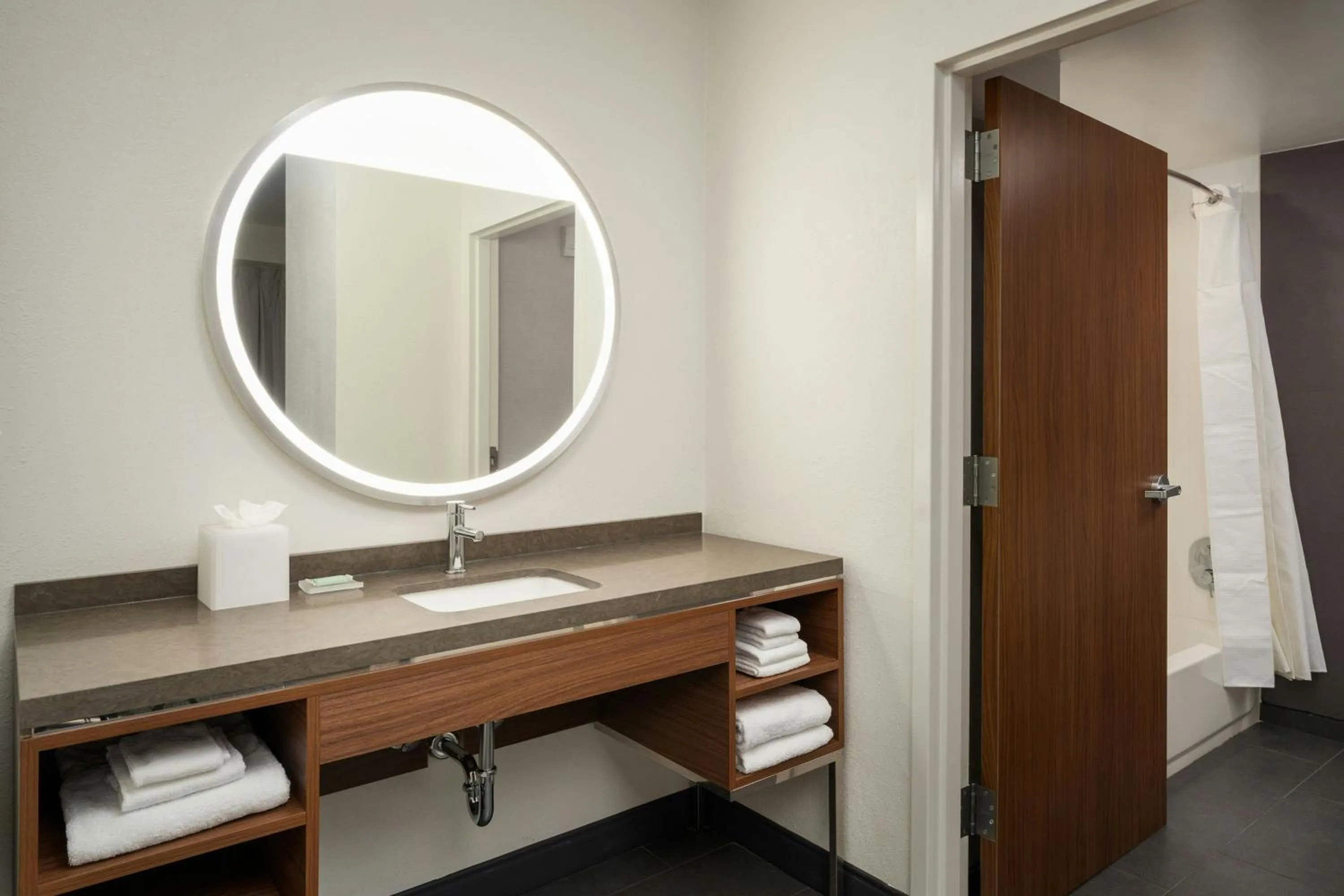 Bathroom in Courtyard Brunswick