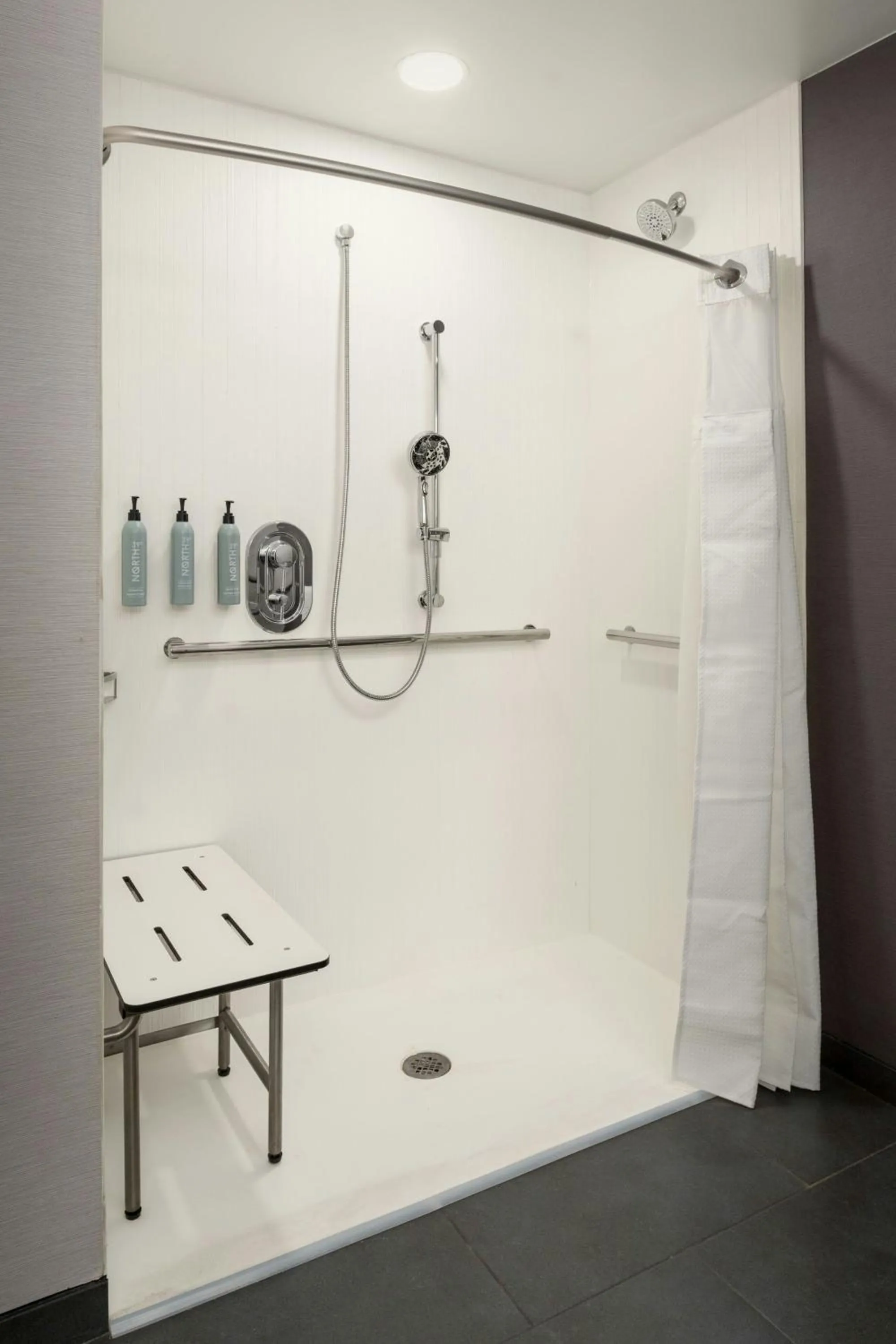 Bathroom in Courtyard Brunswick