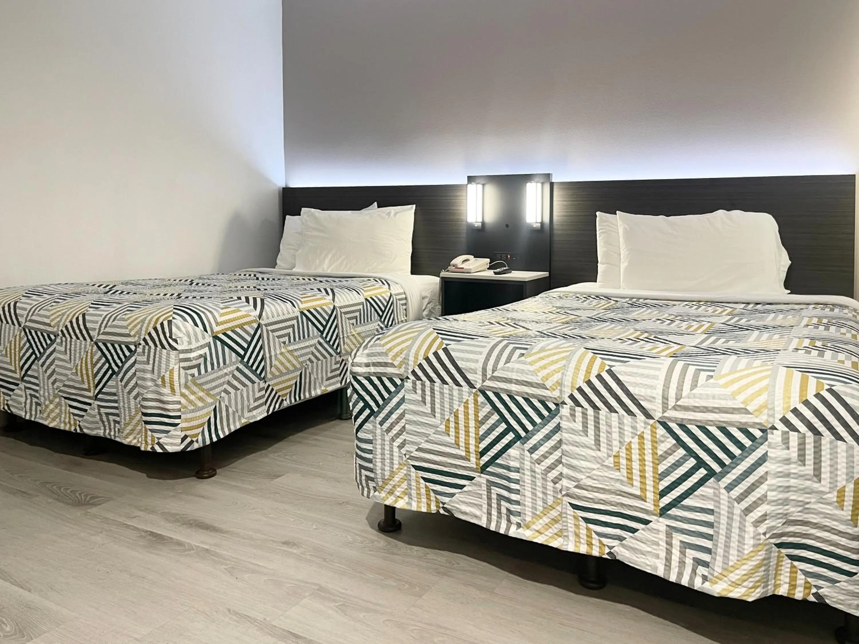 Bedroom, Bed in Motel 6-Morro Bay, CA