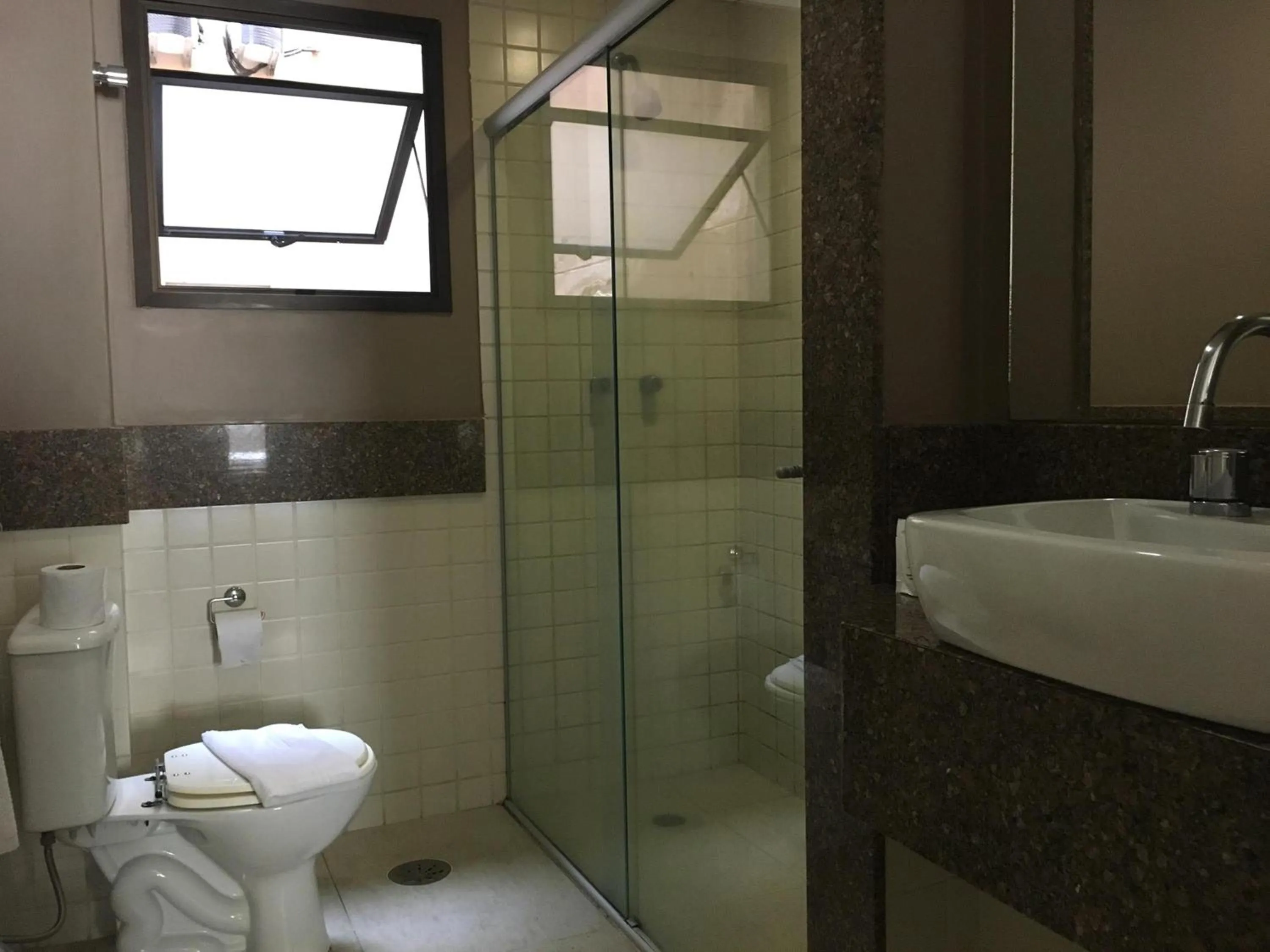 Bathroom in Hotel Lugus