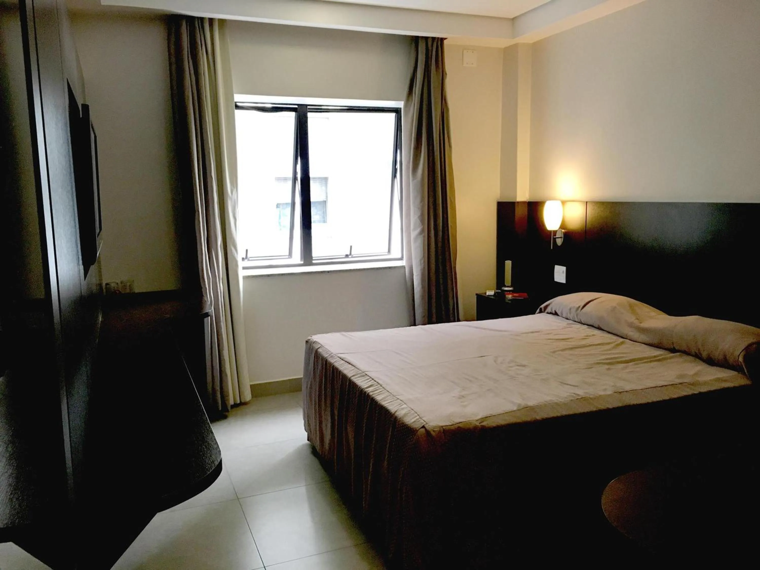 Photo of the whole room, Bed in Hotel Lugus