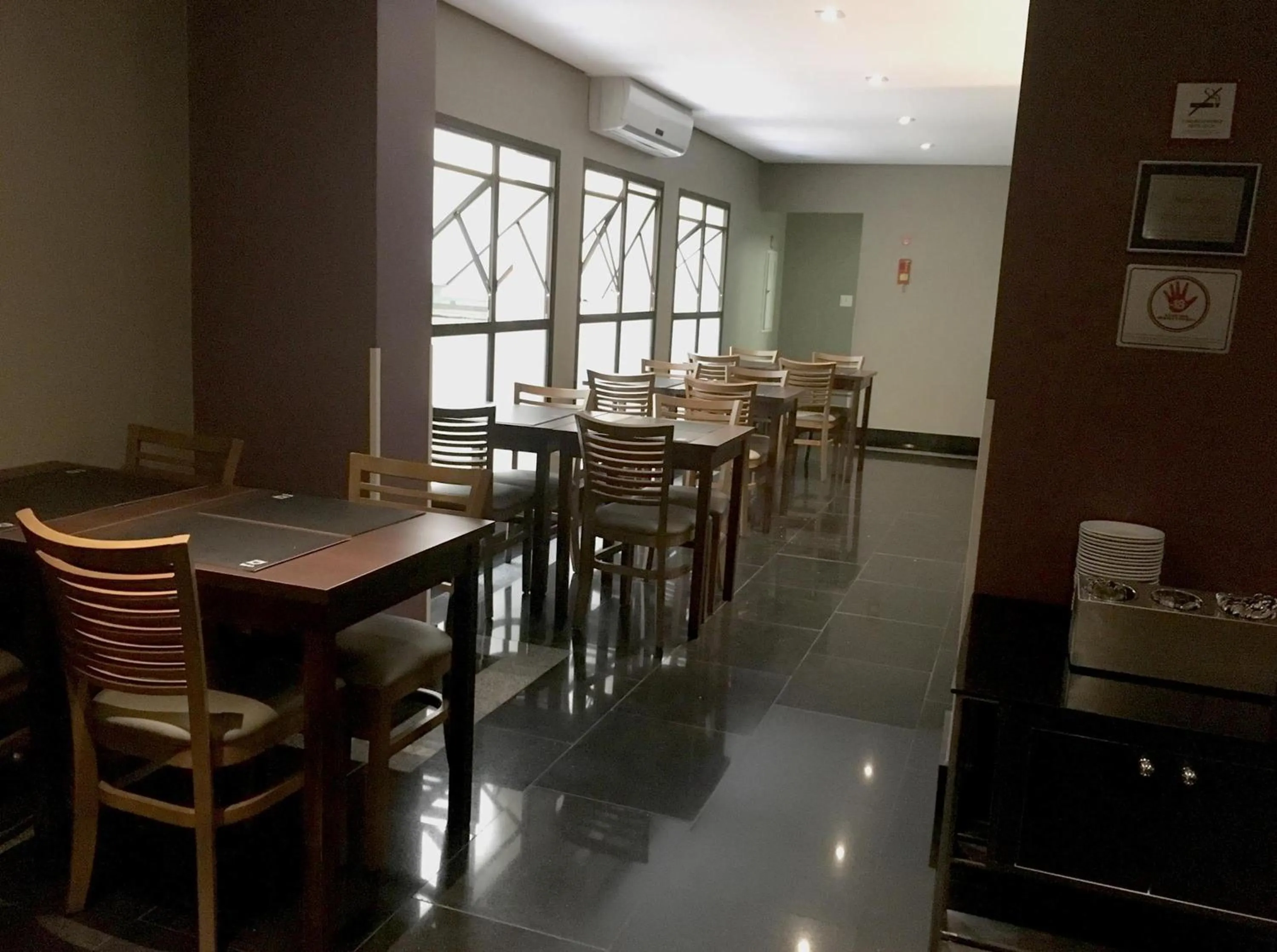 Restaurant/places to eat in Hotel Lugus