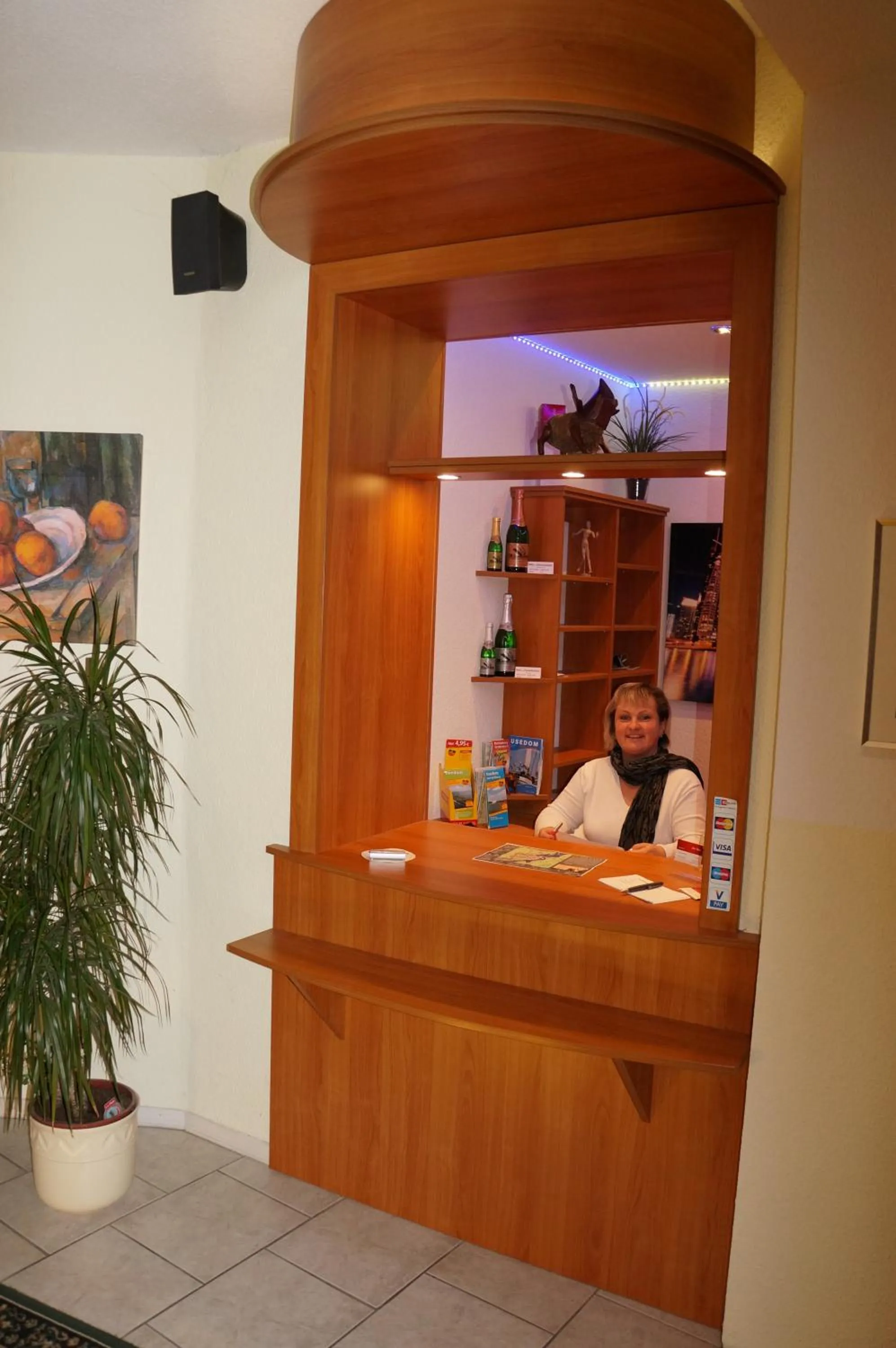 Lobby or reception in City-Hotel-Wolgast