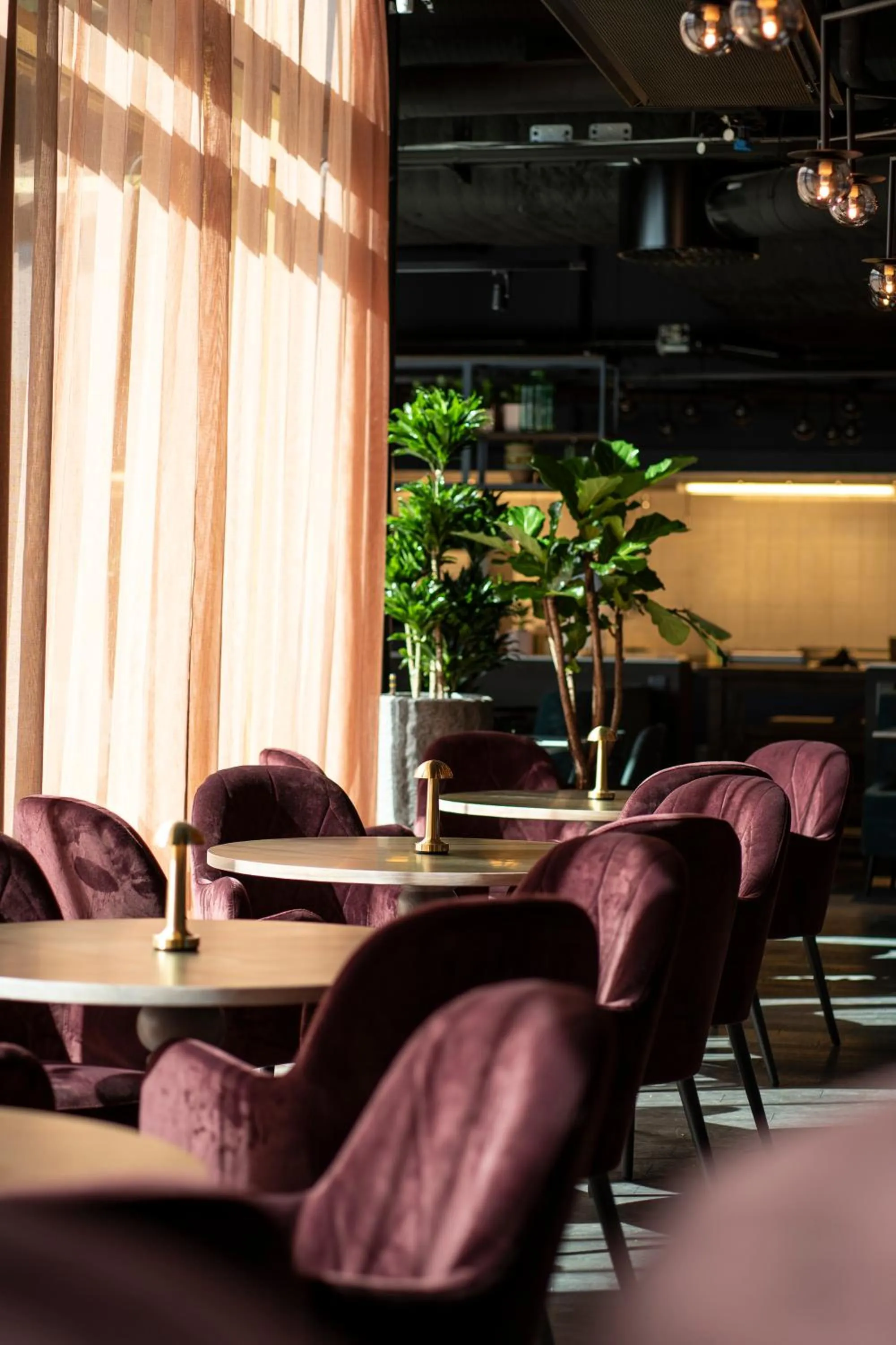 Restaurant/places to eat in Quality Hotel The Box