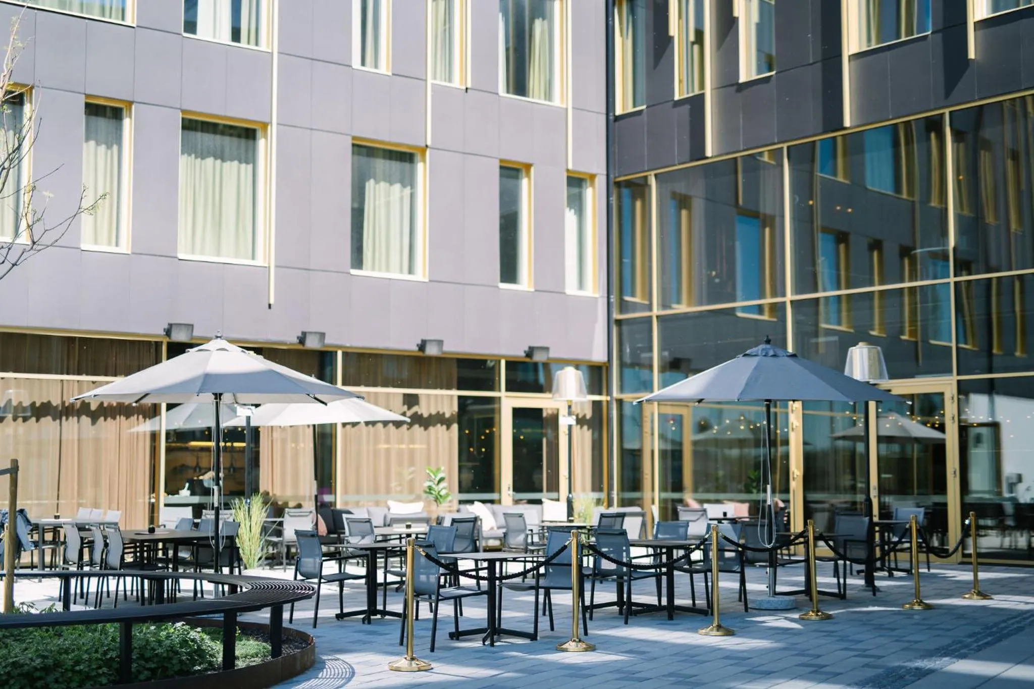 Property building in Quality Hotel The Box