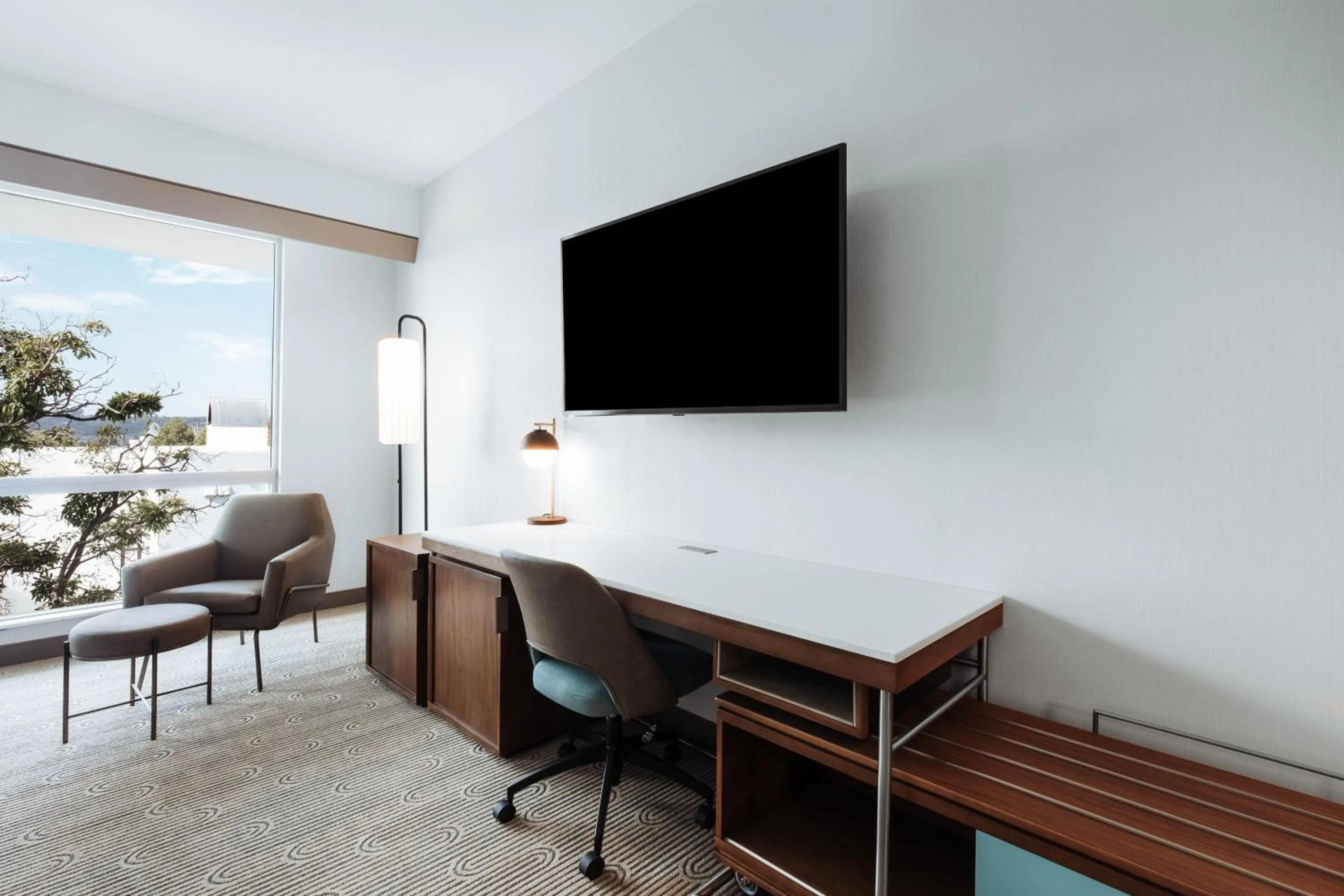 Lounge or bar in Courtyard by Marriott Santa Barbara Downtown