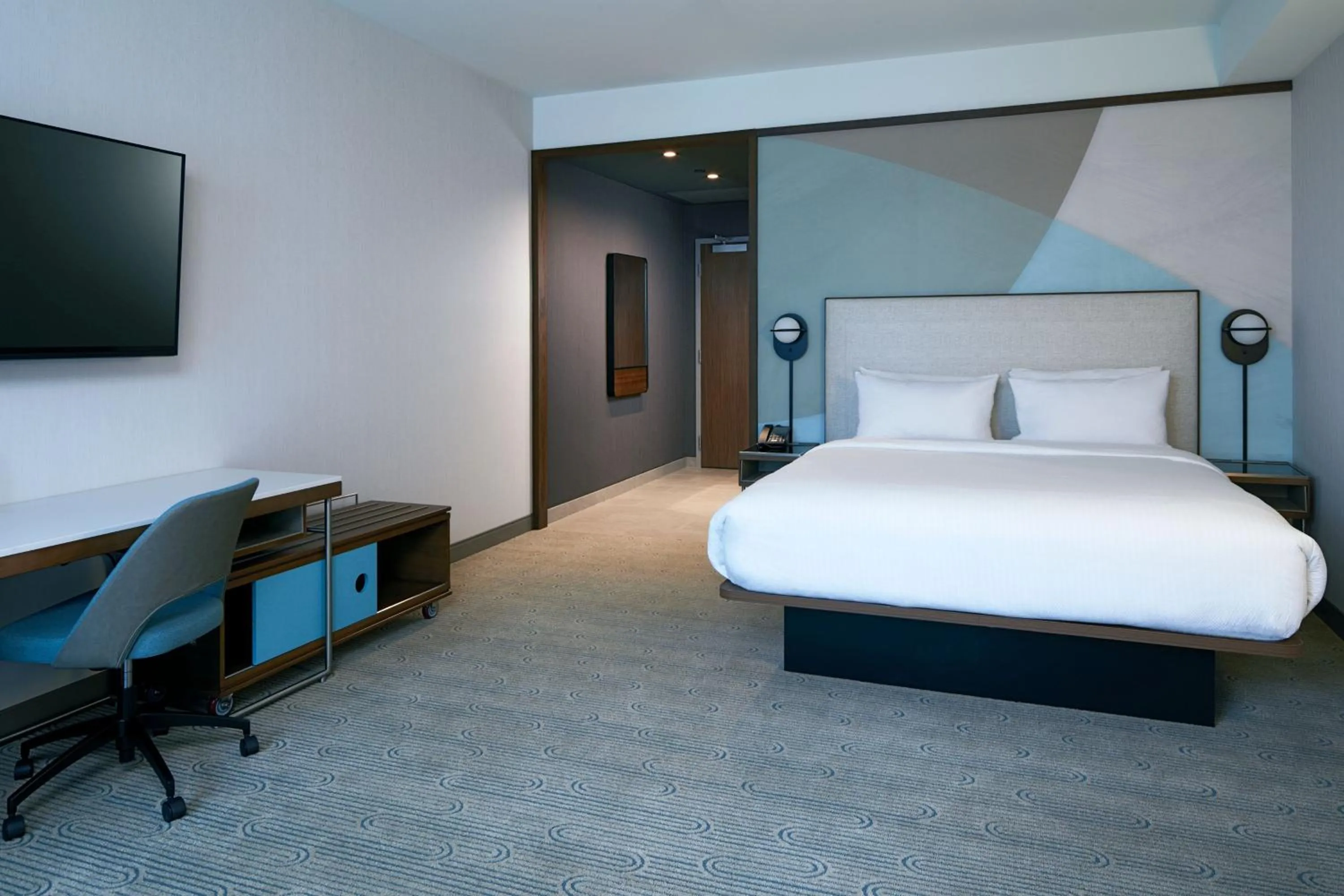 Lounge or bar, Bed in Courtyard by Marriott Santa Barbara Downtown