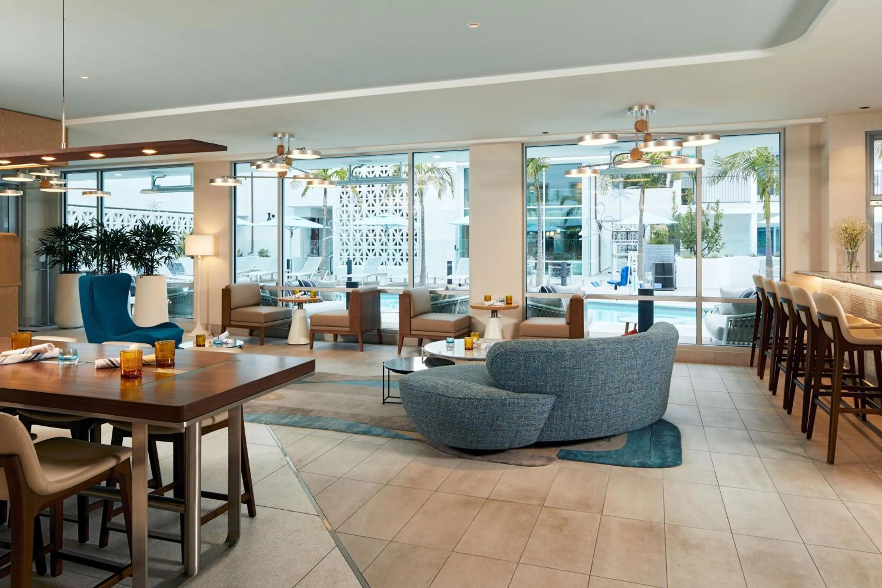 Lounge or bar in Courtyard by Marriott Santa Barbara Downtown