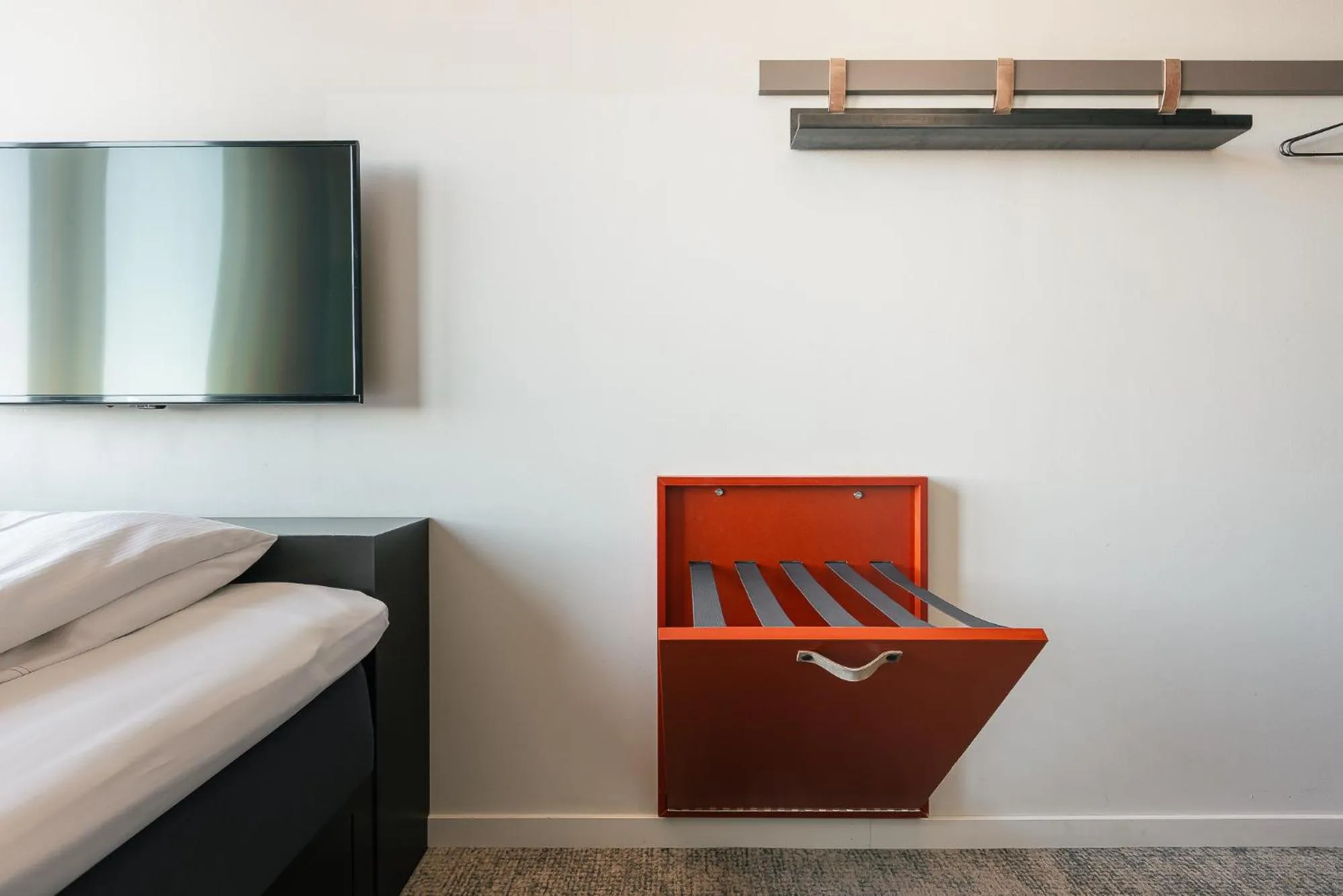 TV and multimedia, Bed in Comfort Hotel Västerås