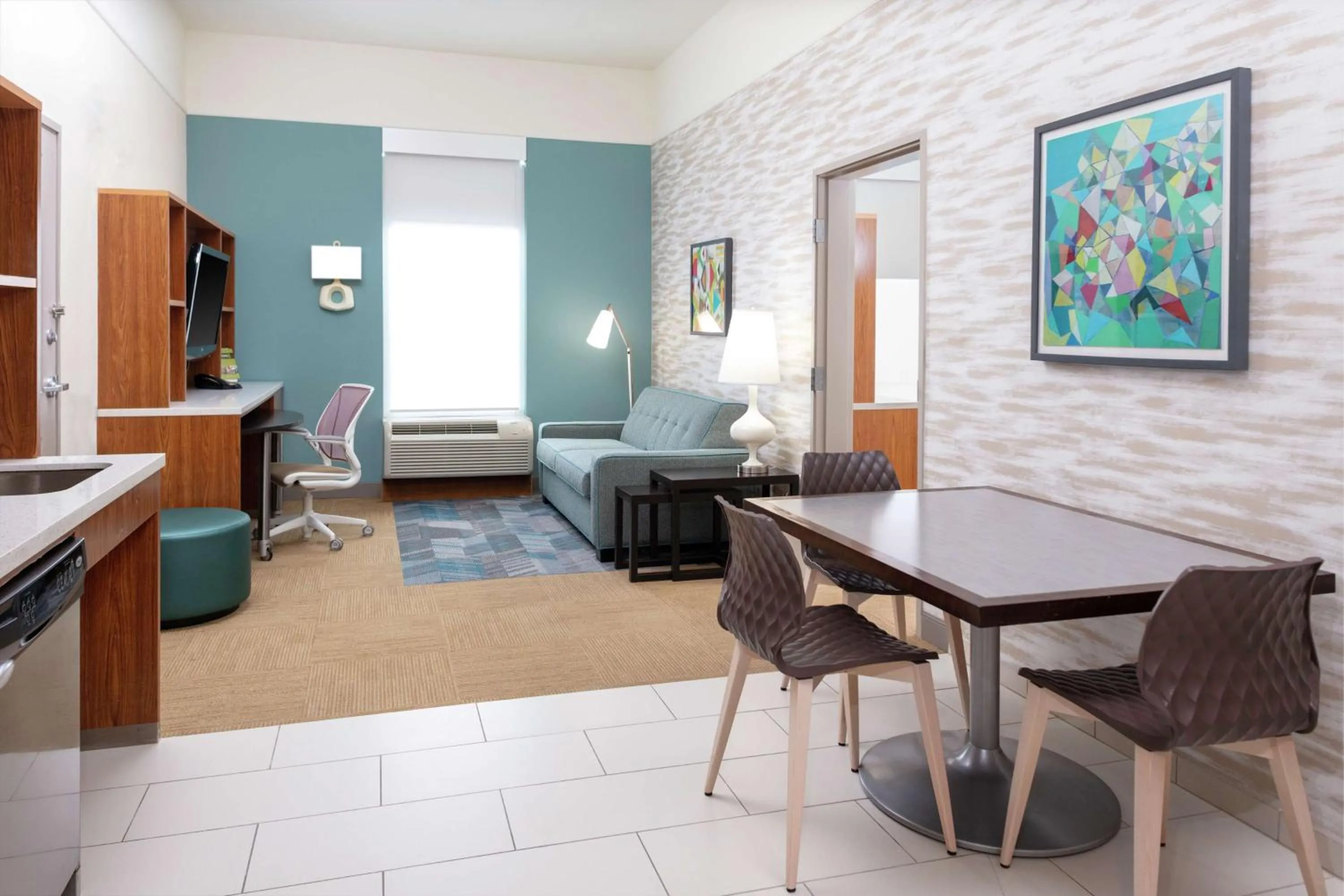 Living room in Home2 Suites by Hilton Fayetteville Fort Bragg