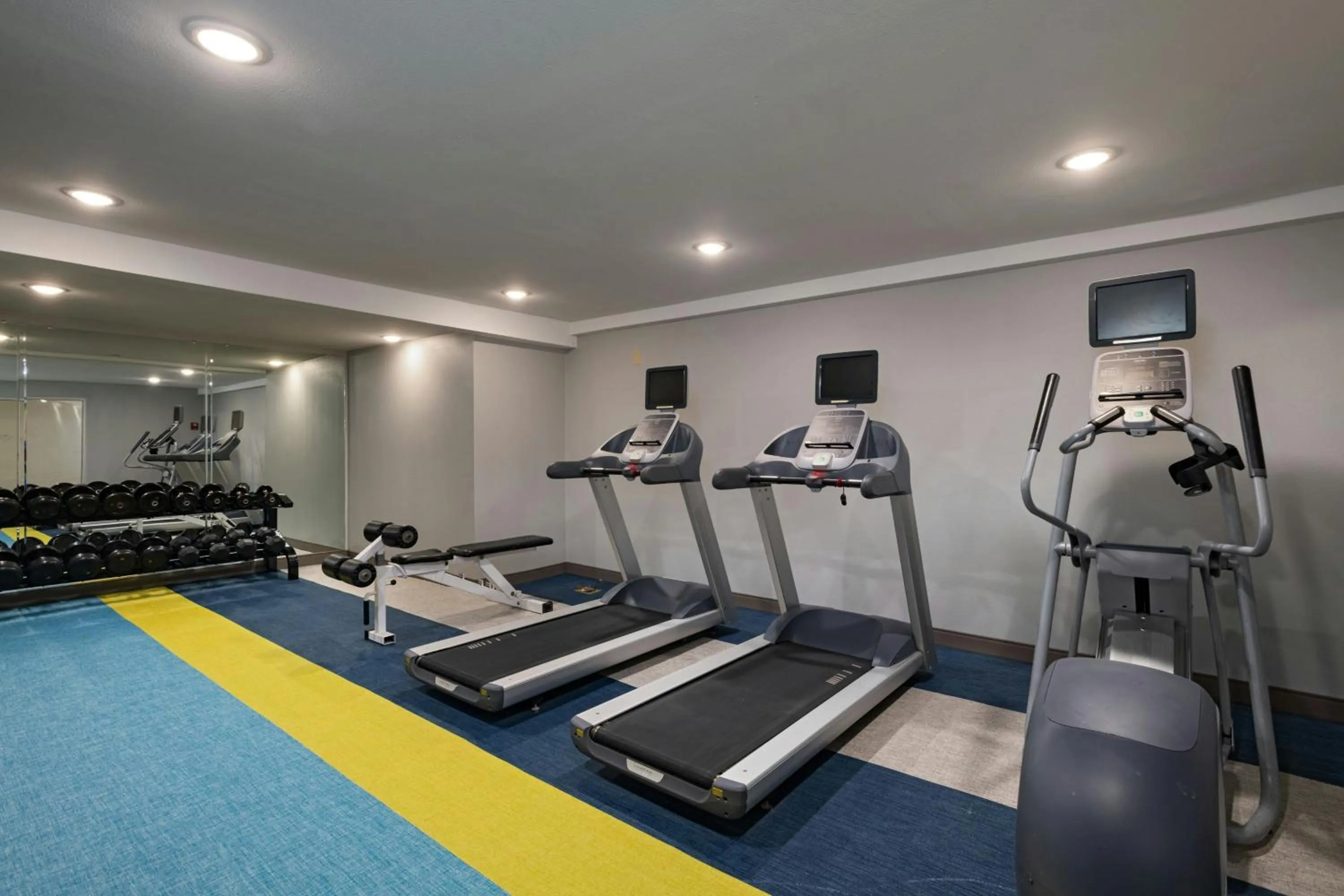 Fitness centre/facilities in TownePlace Suites by Marriott Baton Rouge South