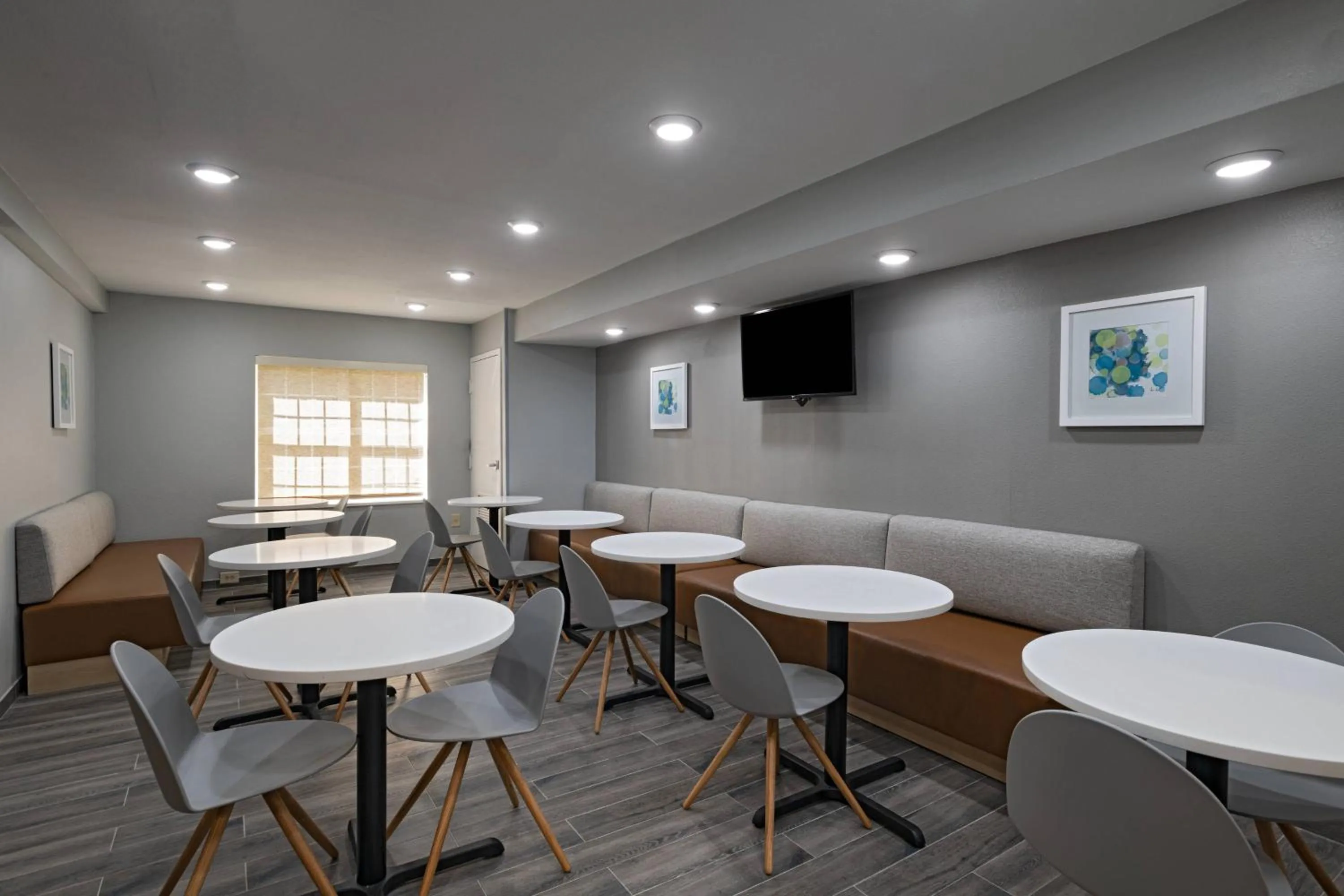 Restaurant/places to eat in TownePlace Suites by Marriott Baton Rouge South