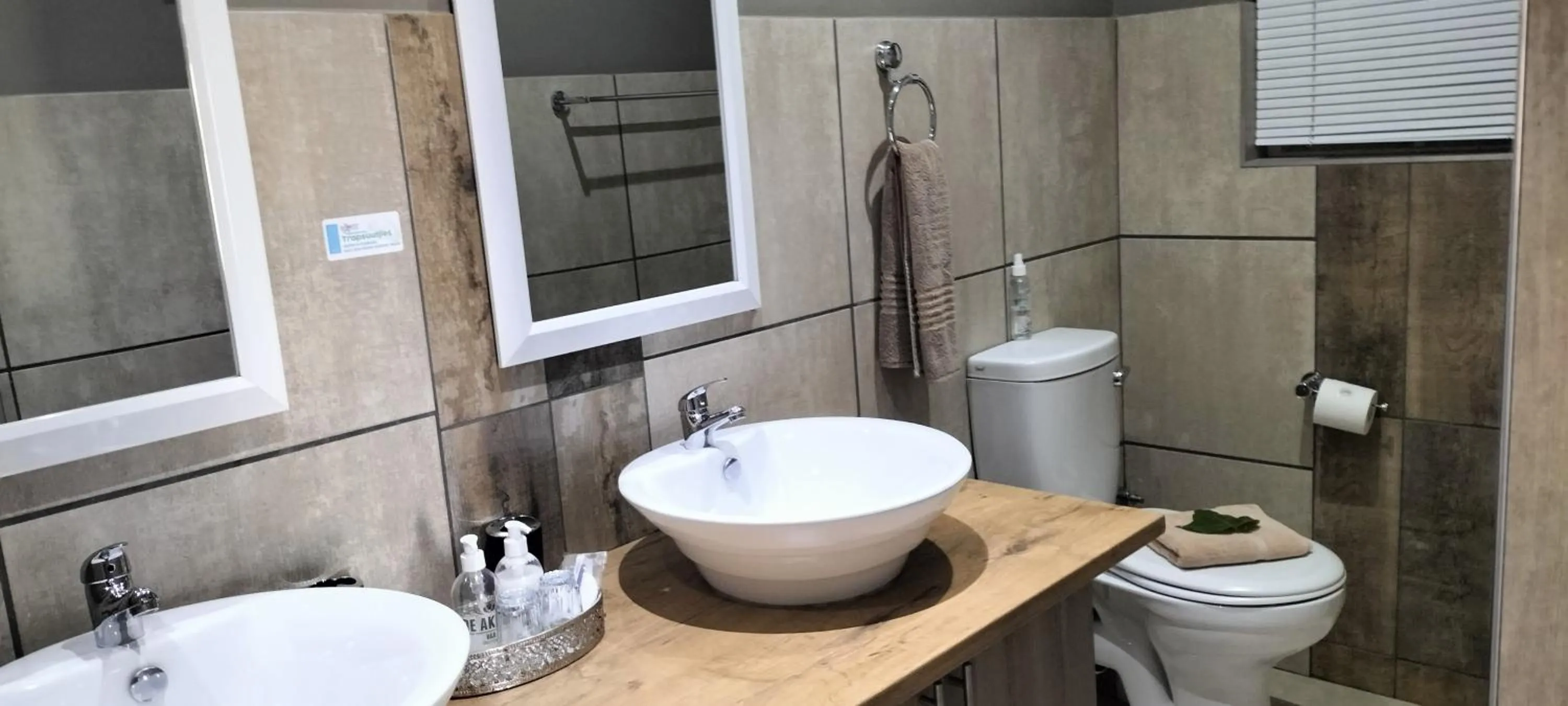 Shower in De Akker Guest House Oudtshoorn