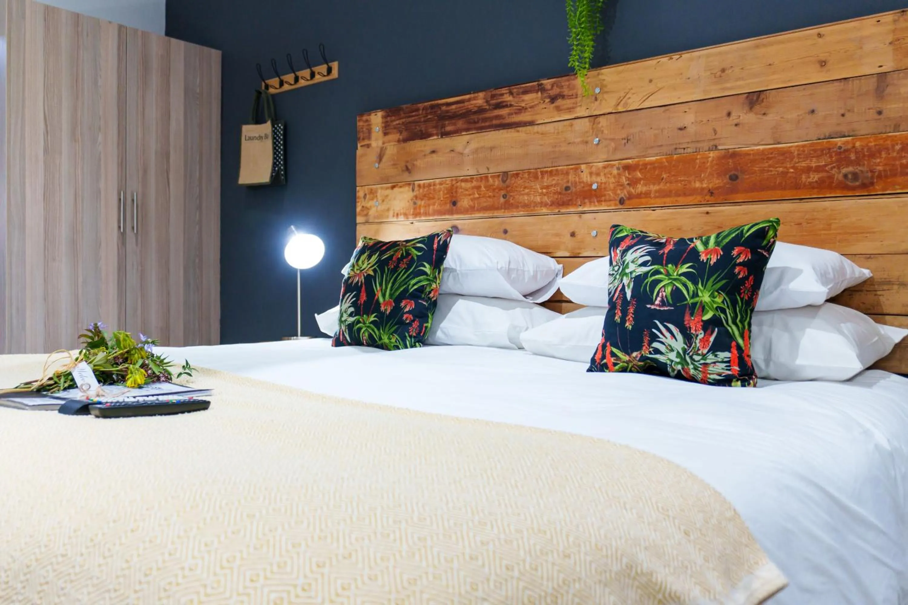 Bed in De Akker Guest House Oudtshoorn