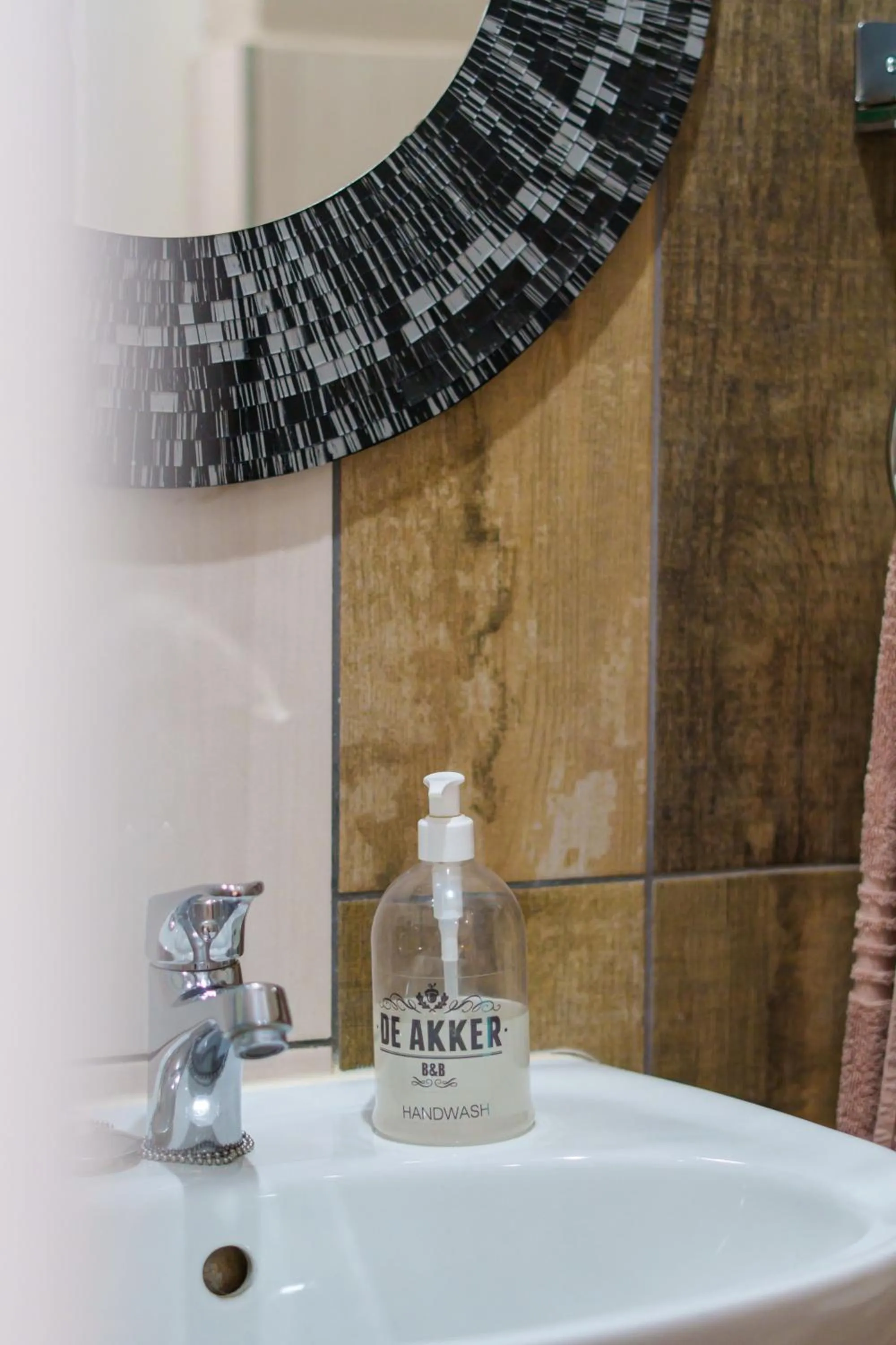 Bathroom in De Akker Guest House Oudtshoorn